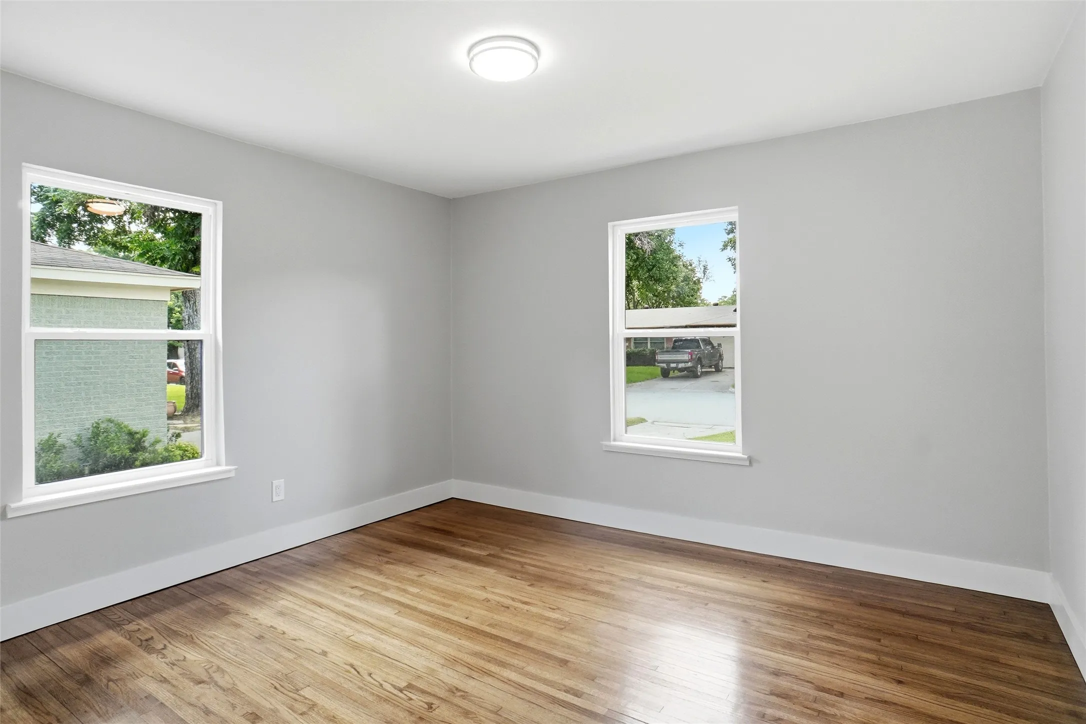 Single Family Residence For Sale in Tarrant County , 5452 Santa Barbara Avenue, Fort Worth, Texas 76114, 4 Bedroom, 3 Bathroom, Garage spaces, 1,806 Sqft, built in 1956, mls#21357003, Real Estate Agent in Fort Worth, Homes For Sale in Tarrant county, Homes For Sale in Fort Worth, Realtor in Fort Worth Texas, Real Estate Brokerage Independent Realty Texas, Luminita Cordes Realtor