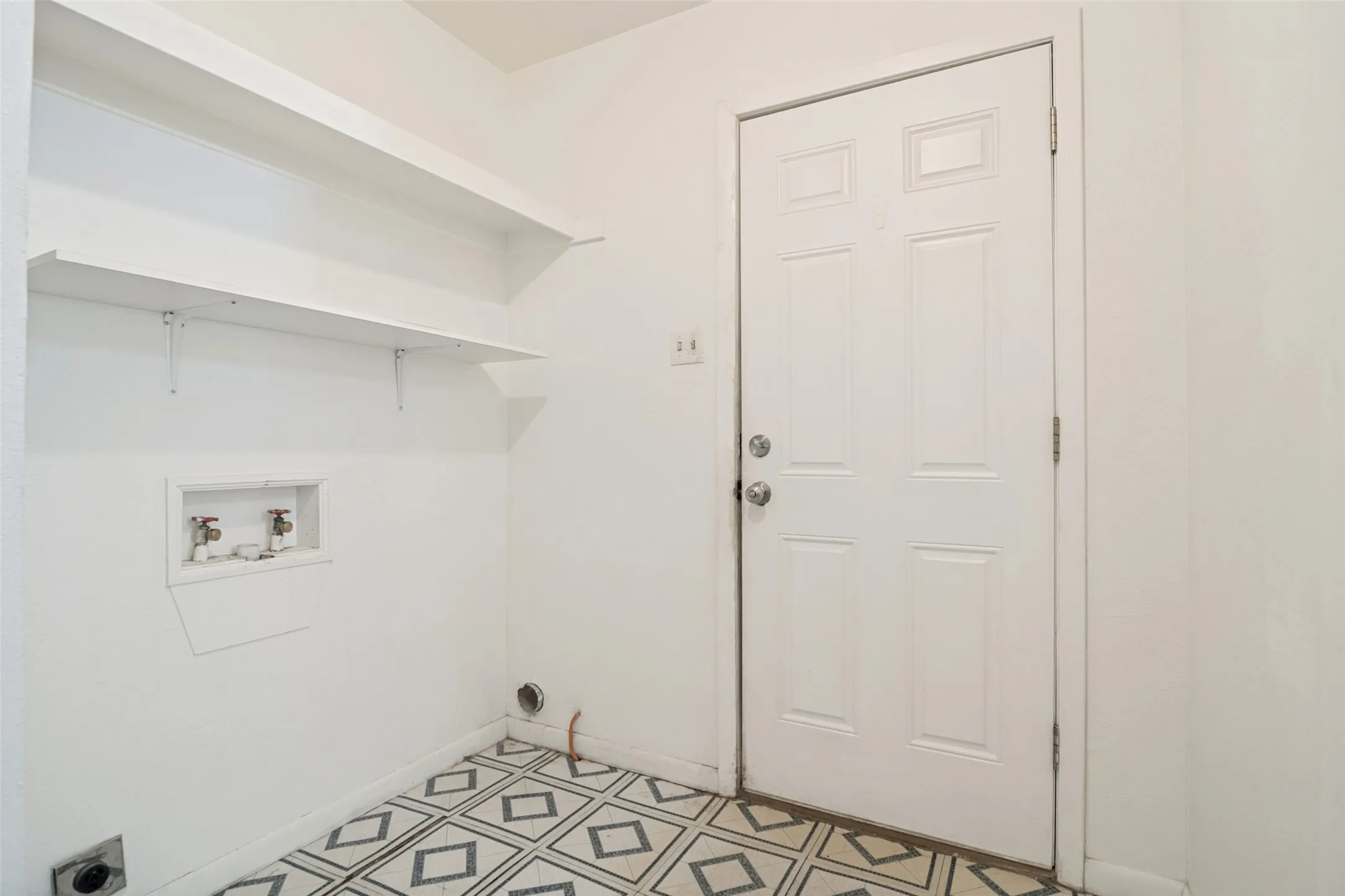 Single Family Residence For Sale in Grayson County , 203 W College Street, Whitewright, Texas 75491, 3 Bedroom, 1 Bathroom, Garage spaces, 1,150 Sqft, built in 1950, mls#21350060, Real Estate Agent in Whitewright, Homes For Sale in Grayson county, Homes For Sale in Whitewright, Realtor in Whitewright Texas, Real Estate Brokerage Independent Realty Texas, Luminita Cordes Realtor