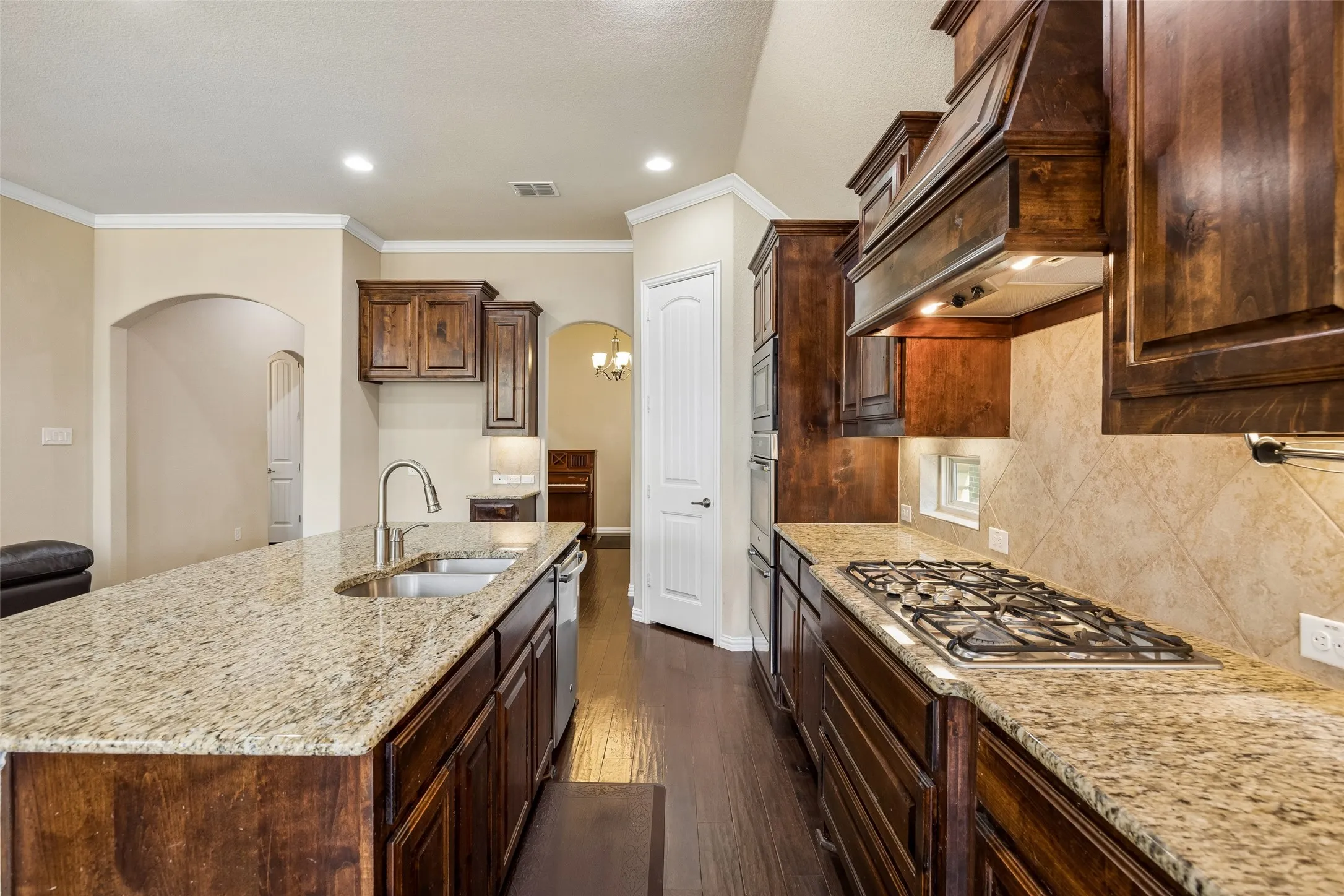 Single Family Residence For Sale in Denton County , 338 Wyndale Drive, Lewisville, Texas 75056, 4 Bedroom, 3 Bathroom, 2 Garage spaces, 2,170 Sqft, built in 2015, mls#21348346, Real Estate Agent in Lewisville, Homes For Sale in Denton county, Homes For Sale in Lewisville, Realtor in Lewisville Texas, Real Estate Brokerage Independent Realty Texas, Luminita Cordes Realtor