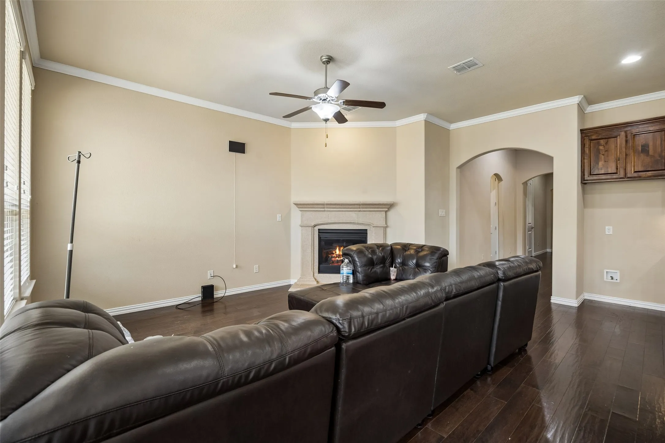 Single Family Residence For Sale in Denton County , 338 Wyndale Drive, Lewisville, Texas 75056, 4 Bedroom, 3 Bathroom, 2 Garage spaces, 2,170 Sqft, built in 2015, mls#21348346, Real Estate Agent in Lewisville, Homes For Sale in Denton county, Homes For Sale in Lewisville, Realtor in Lewisville Texas, Real Estate Brokerage Independent Realty Texas, Luminita Cordes Realtor