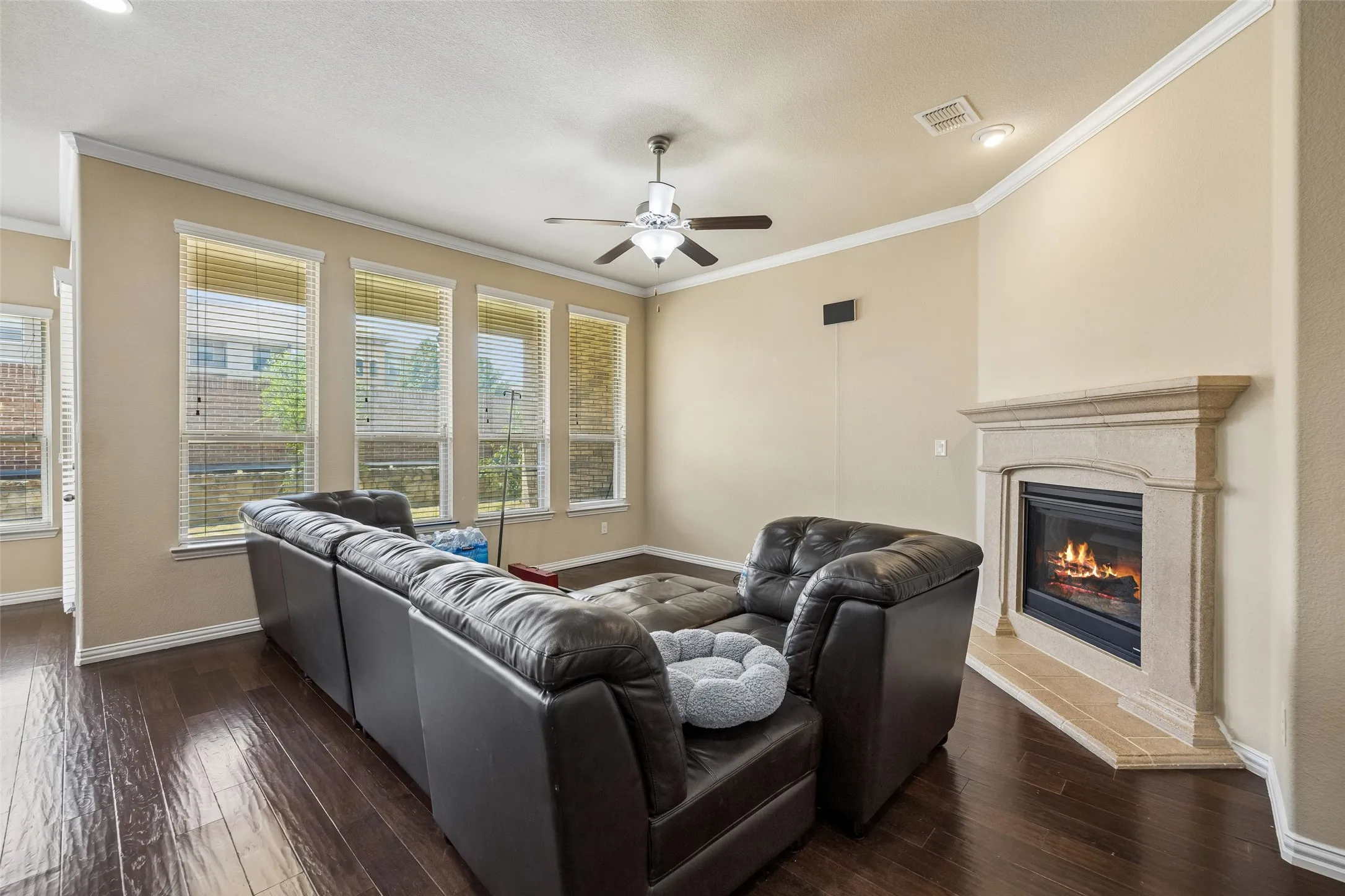 Single Family Residence For Sale in Denton County , 338 Wyndale Drive, Lewisville, Texas 75056, 4 Bedroom, 3 Bathroom, 2 Garage spaces, 2,170 Sqft, built in 2015, mls#21348346, Real Estate Agent in Lewisville, Homes For Sale in Denton county, Homes For Sale in Lewisville, Realtor in Lewisville Texas, Real Estate Brokerage Independent Realty Texas, Luminita Cordes Realtor