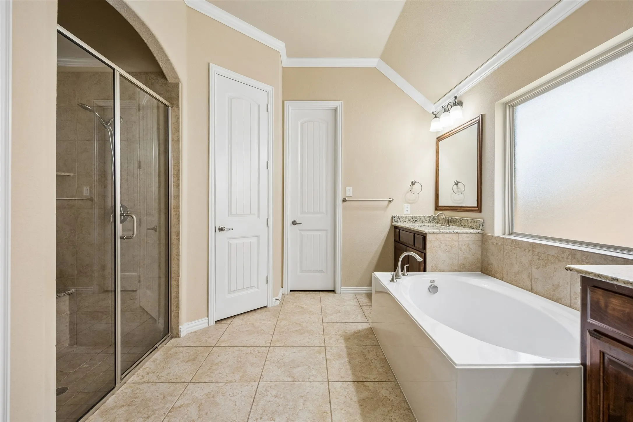 Single Family Residence For Sale in Denton County , 338 Wyndale Drive, Lewisville, Texas 75056, 4 Bedroom, 3 Bathroom, 2 Garage spaces, 2,170 Sqft, built in 2015, mls#21348346, Real Estate Agent in Lewisville, Homes For Sale in Denton county, Homes For Sale in Lewisville, Realtor in Lewisville Texas, Real Estate Brokerage Independent Realty Texas, Luminita Cordes Realtor