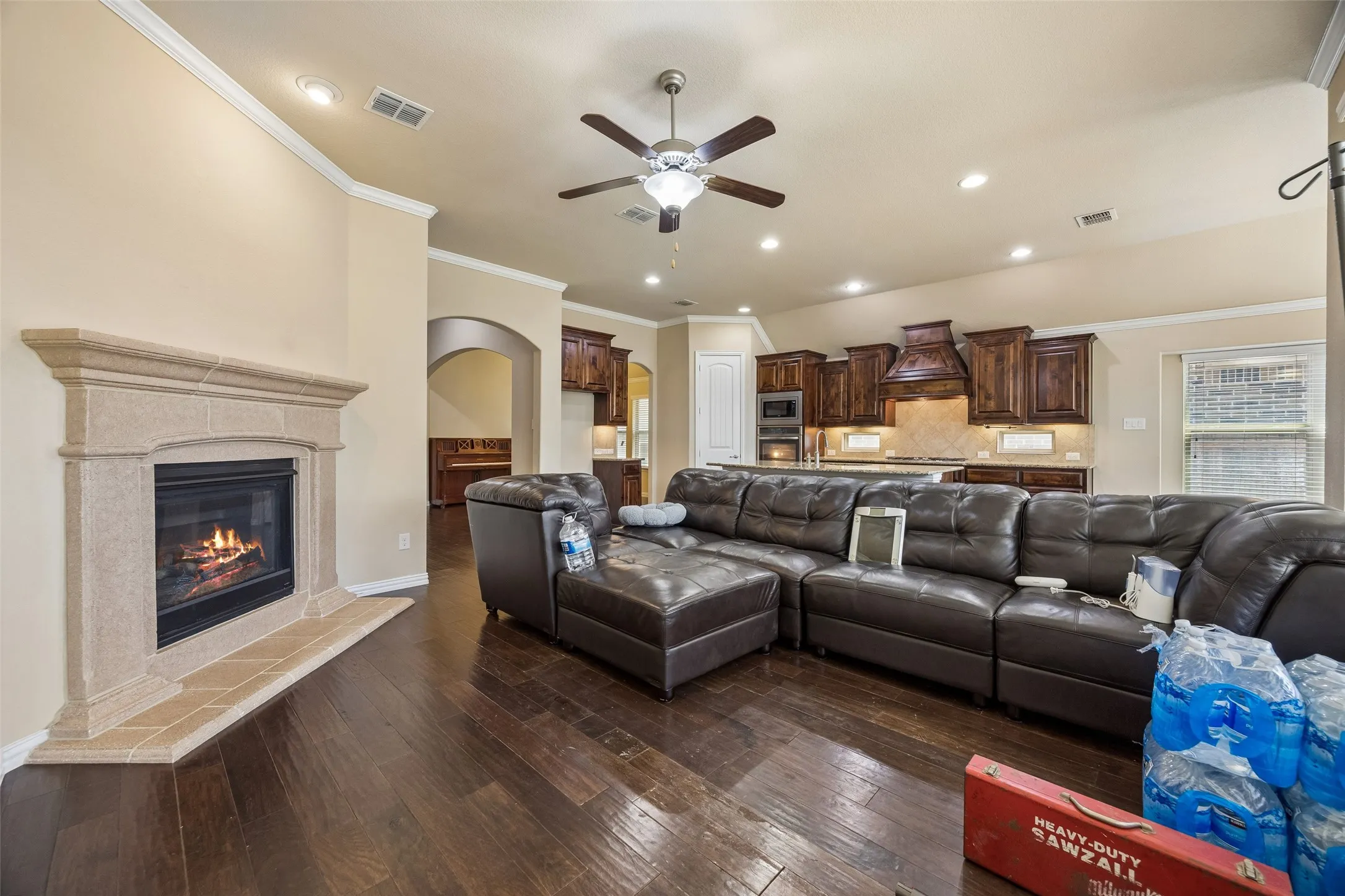 Single Family Residence For Sale in Denton County , 338 Wyndale Drive, Lewisville, Texas 75056, 4 Bedroom, 3 Bathroom, 2 Garage spaces, 2,170 Sqft, built in 2015, mls#21348346, Real Estate Agent in Lewisville, Homes For Sale in Denton county, Homes For Sale in Lewisville, Realtor in Lewisville Texas, Real Estate Brokerage Independent Realty Texas, Luminita Cordes Realtor
