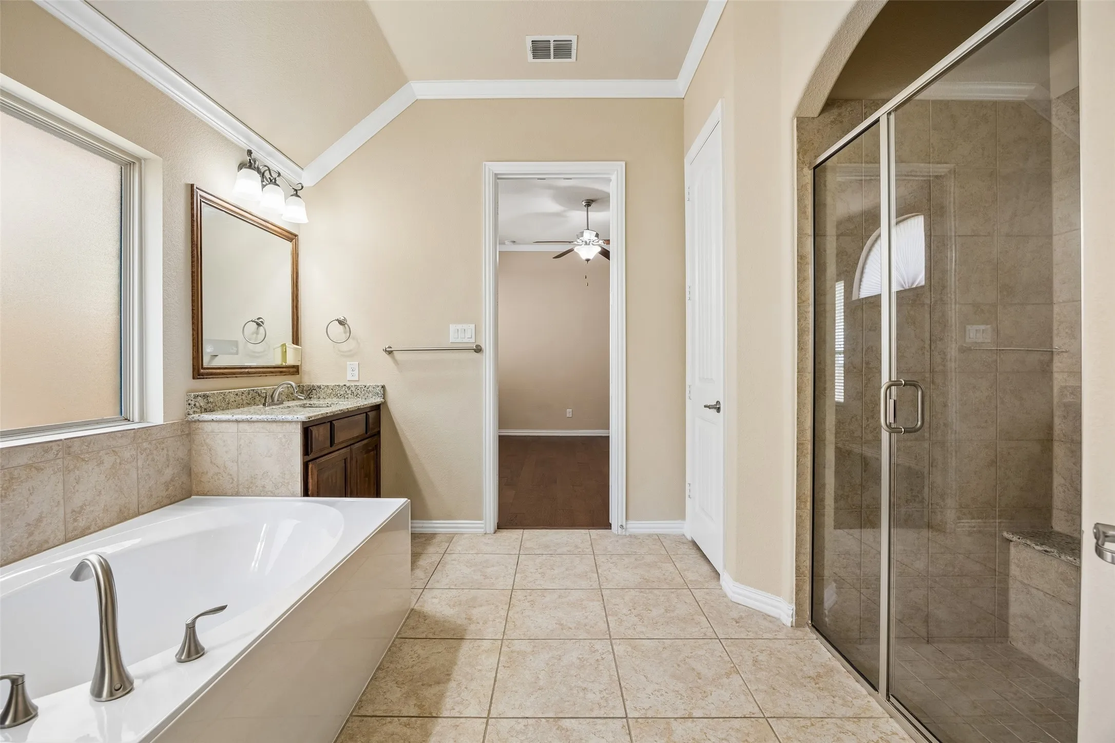 Single Family Residence For Sale in Denton County , 338 Wyndale Drive, Lewisville, Texas 75056, 4 Bedroom, 3 Bathroom, 2 Garage spaces, 2,170 Sqft, built in 2015, mls#21348346, Real Estate Agent in Lewisville, Homes For Sale in Denton county, Homes For Sale in Lewisville, Realtor in Lewisville Texas, Real Estate Brokerage Independent Realty Texas, Luminita Cordes Realtor