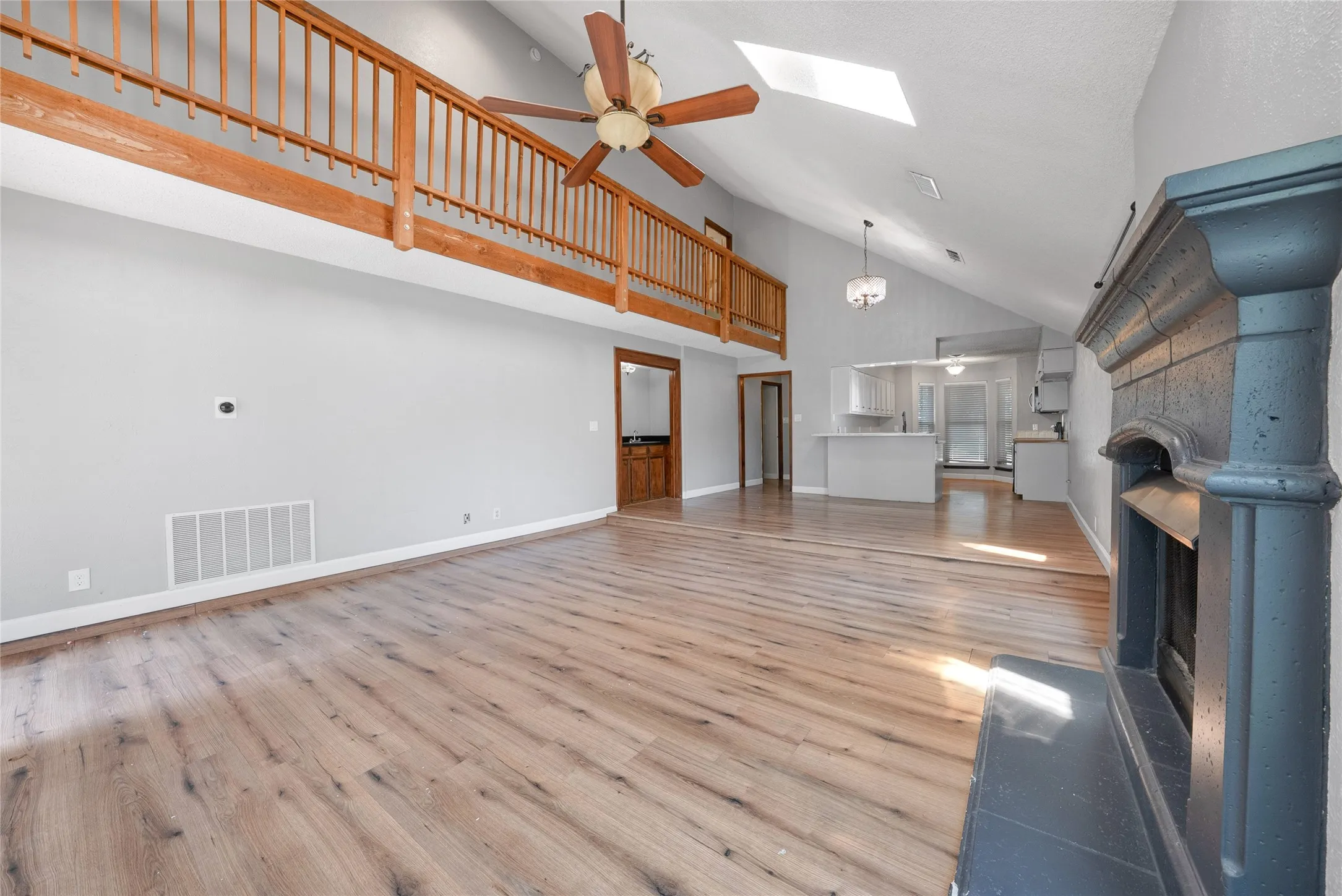 Single Family Residence For Sale in Collin County , 222 Gwendola Drive, Mc Kinney, Texas 75071, 4 Bedroom, 3 Bathroom, 2 Garage spaces, 2,126 Sqft, built in 1978, mls#21347194, Real Estate Agent in Mc Kinney, Homes For Sale in Collin county, Homes For Sale in Mc Kinney, Realtor in Mc Kinney Texas, Real Estate Brokerage Independent Realty Texas, Luminita Cordes Realtor