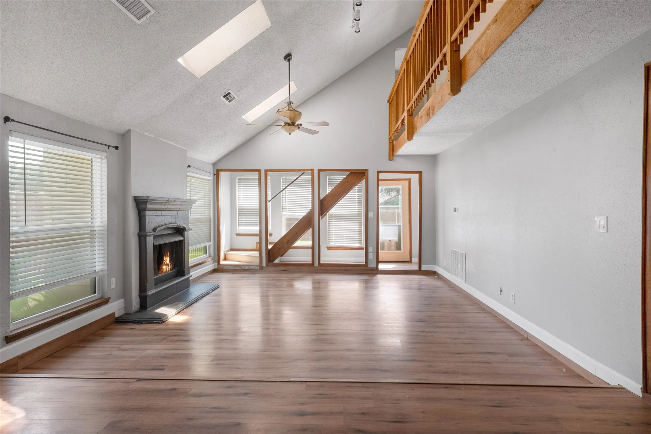 Single Family Residence For Sale in Collin County , 222 Gwendola Drive, Mc Kinney, Texas 75071, 4 Bedroom, 3 Bathroom, 2 Garage spaces, 2,126 Sqft, built in 1978, mls#21347194, Real Estate Agent in Mc Kinney, Homes For Sale in Collin county, Homes For Sale in Mc Kinney, Realtor in Mc Kinney Texas, Real Estate Brokerage Independent Realty Texas, Luminita Cordes Realtor