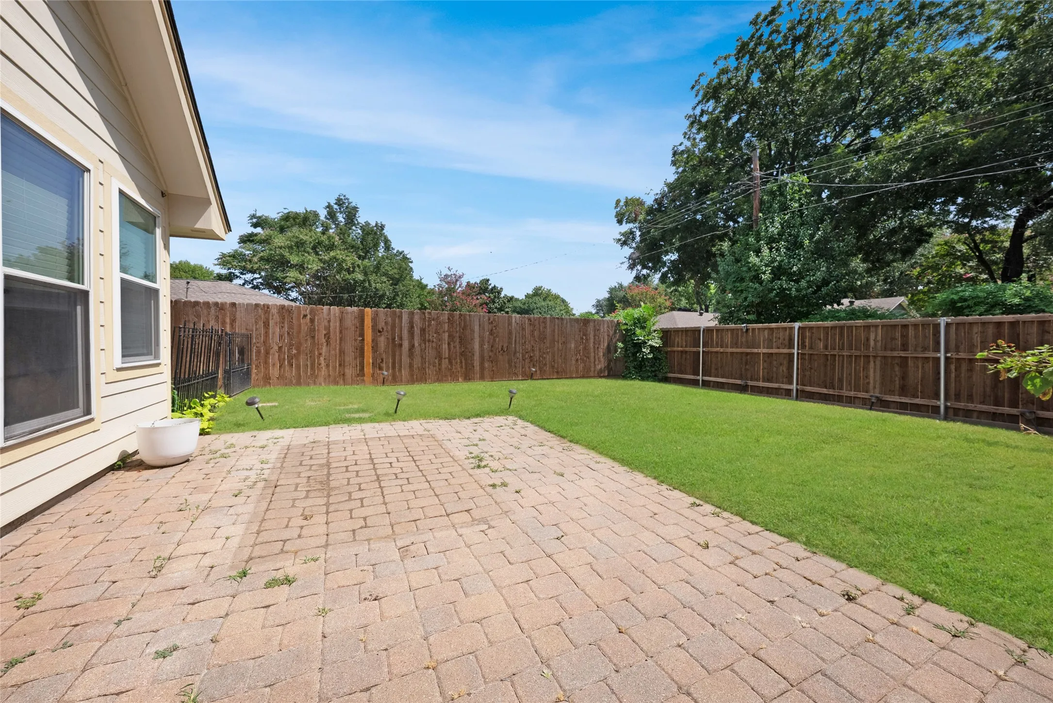 Single Family Residence For Sale in Collin County , 222 Gwendola Drive, Mc Kinney, Texas 75071, 4 Bedroom, 3 Bathroom, 2 Garage spaces, 2,126 Sqft, built in 1978, mls#21347194, Real Estate Agent in Mc Kinney, Homes For Sale in Collin county, Homes For Sale in Mc Kinney, Realtor in Mc Kinney Texas, Real Estate Brokerage Independent Realty Texas, Luminita Cordes Realtor