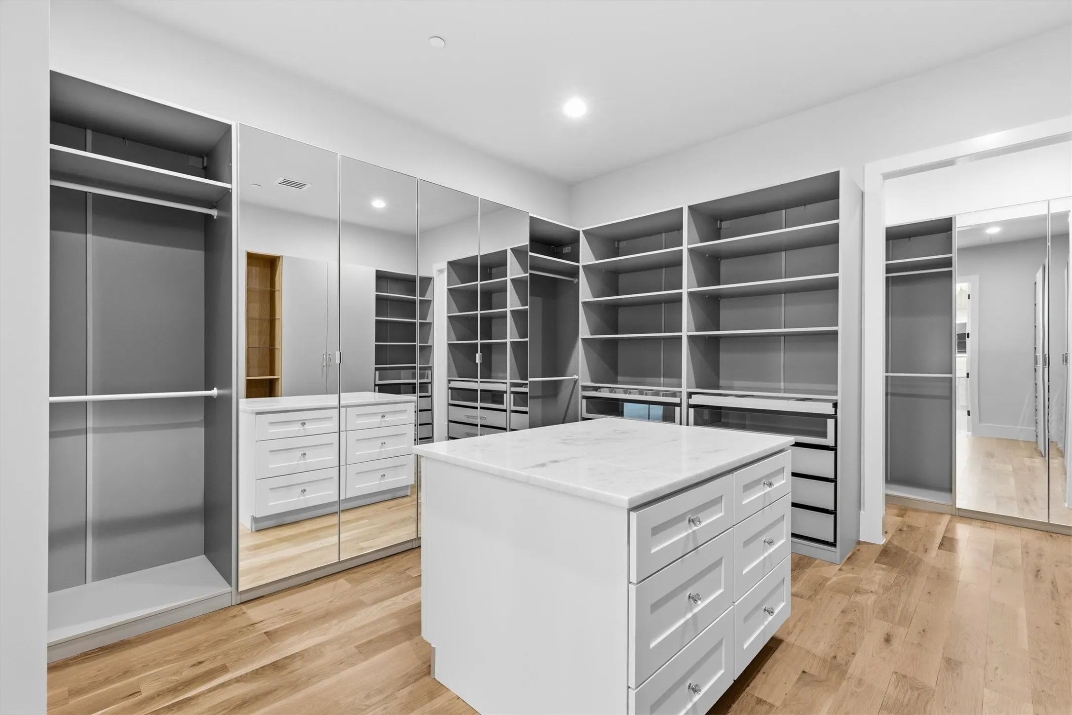 Single Family Residence For Sale in Collin County , 1850 New Castle Court, Lucas, Texas 75002, 5 Bedroom, 7 Bathroom, 4 Garage spaces, 7,456 Sqft, built in 2025, mls#21356039, Real Estate Agent in Lucas, Homes For Sale in Collin county, Homes For Sale in Lucas, Realtor in Lucas Texas, Real Estate Brokerage Independent Realty Texas, Luminita Cordes Realtor