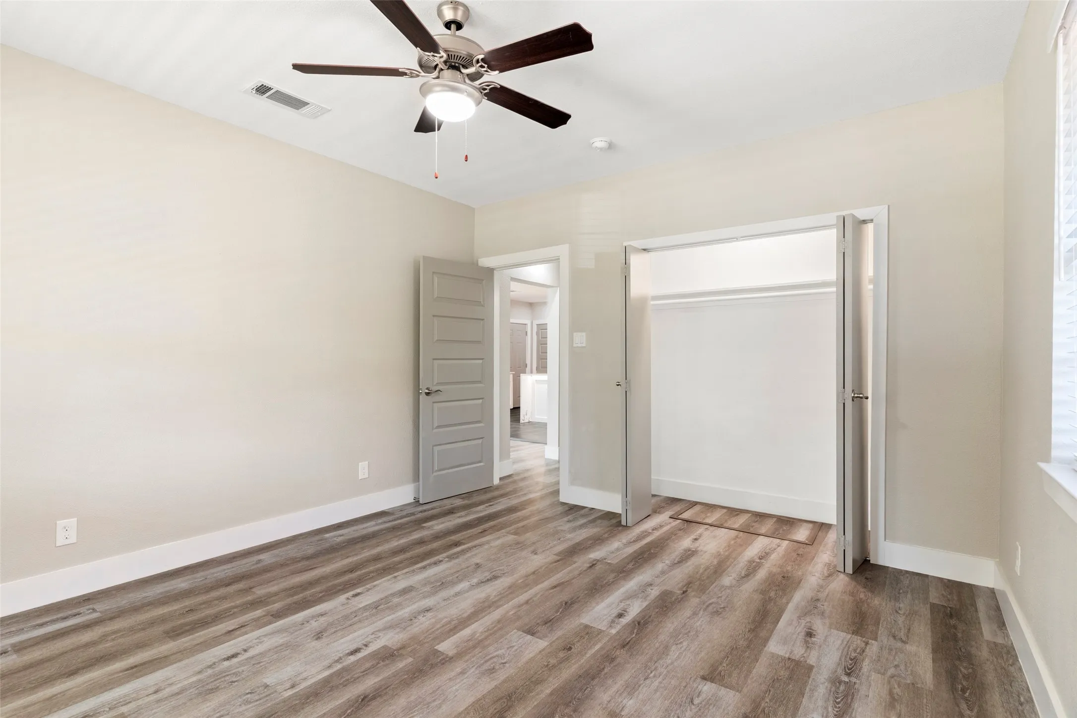 Single Family Residence For Sale in Dallas County , 604 S Fitzhugh Avenue, Dallas, Texas 75223, 4 Bedroom, 3 Bathroom, Garage spaces, 1,867 Sqft, built in 1925, Price $390,000, mls#21354621, Real Estate Agent in Dallas, Homes For Sale in Dallas county, Homes For Sale in Dallas, Realtor in Dallas Texas, Real Estate Brokerage Independent Realty Texas, Luminita Cordes Realtor