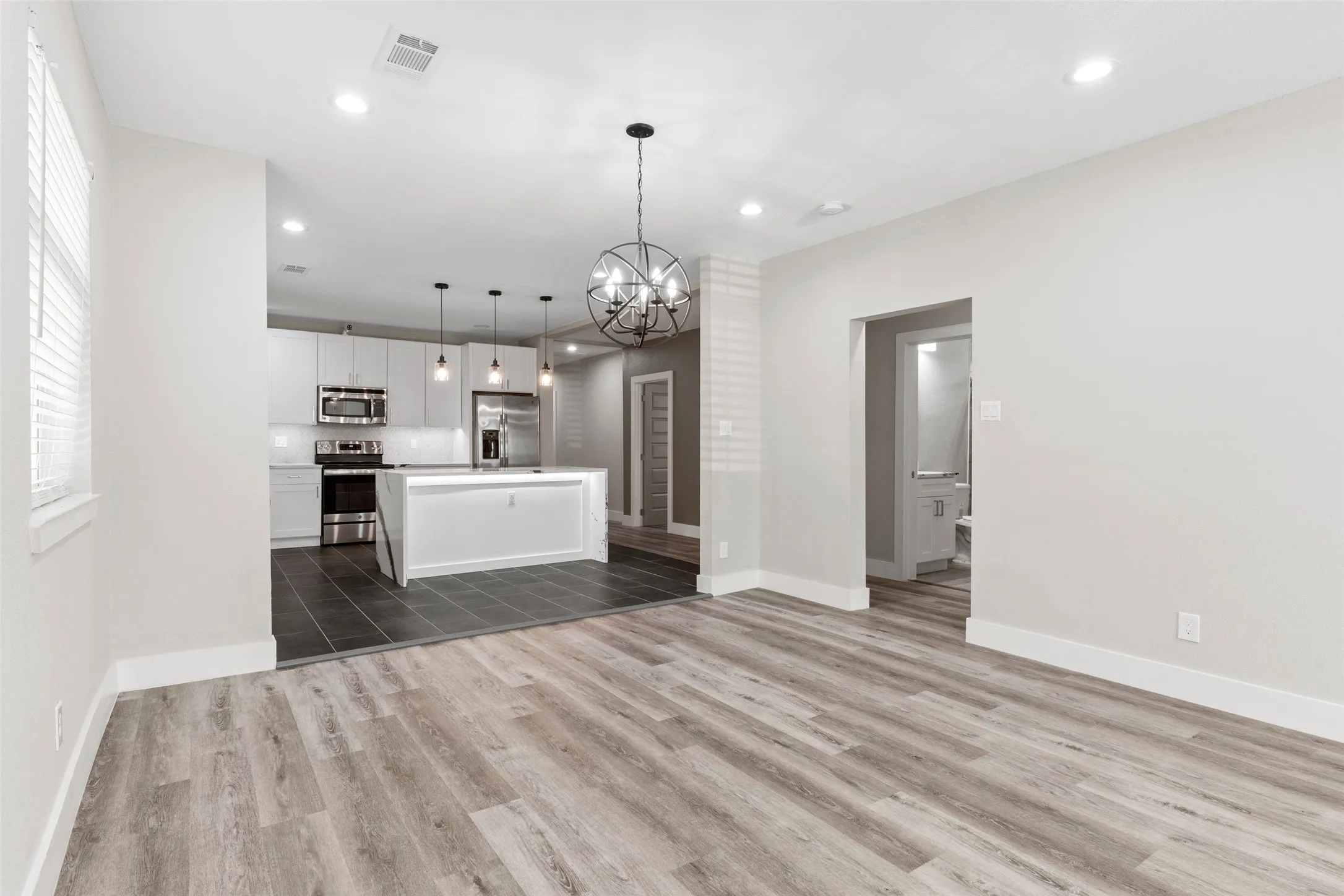 Single Family Residence For Sale in Dallas County , 604 S Fitzhugh Avenue, Dallas, Texas 75223, 4 Bedroom, 3 Bathroom, Garage spaces, 1,867 Sqft, built in 1925, Price $390,000, mls#21354621, Real Estate Agent in Dallas, Homes For Sale in Dallas county, Homes For Sale in Dallas, Realtor in Dallas Texas, Real Estate Brokerage Independent Realty Texas, Luminita Cordes Realtor