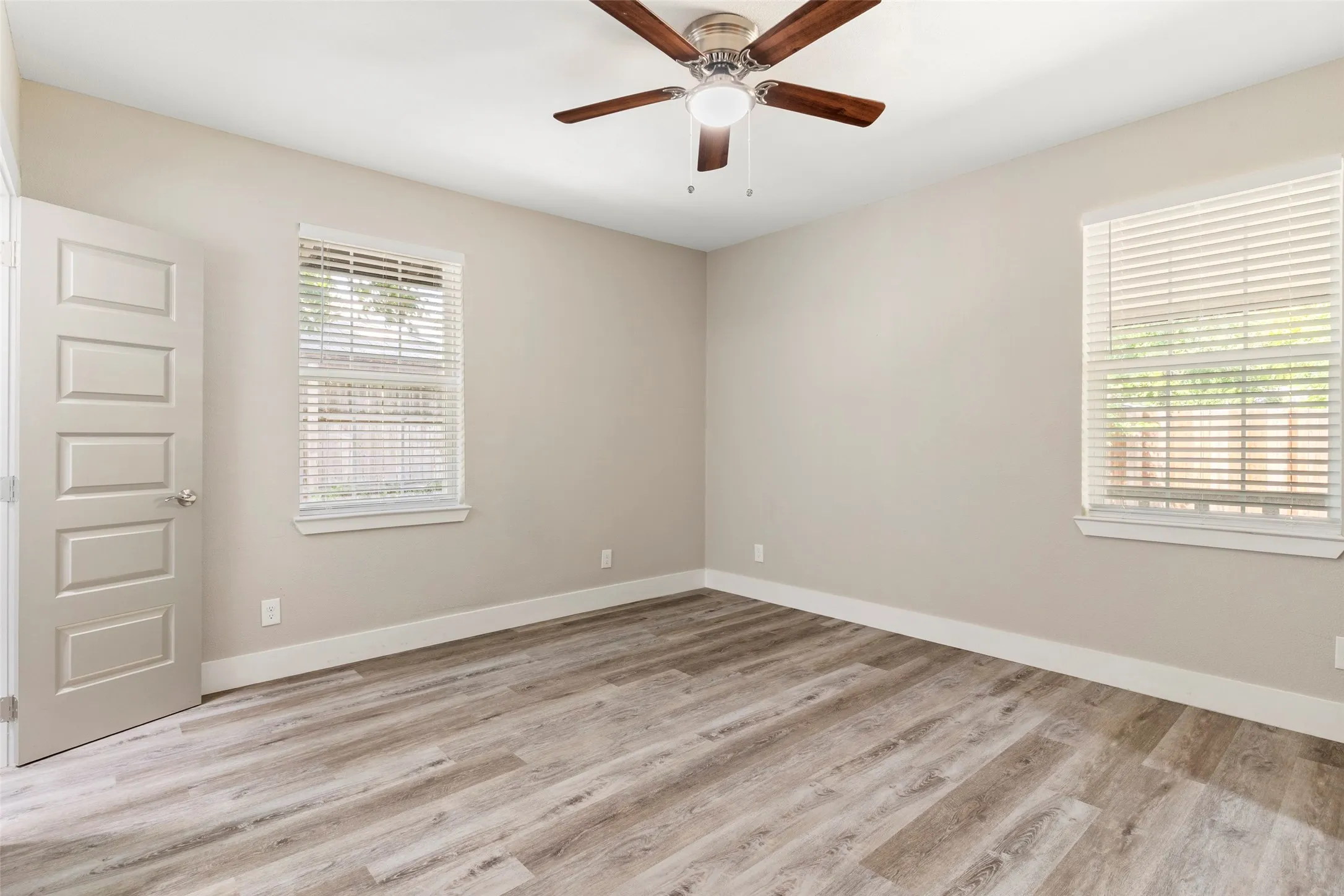 Single Family Residence For Sale in Dallas County , 604 S Fitzhugh Avenue, Dallas, Texas 75223, 4 Bedroom, 3 Bathroom, Garage spaces, 1,867 Sqft, built in 1925, Price $390,000, mls#21354621, Real Estate Agent in Dallas, Homes For Sale in Dallas county, Homes For Sale in Dallas, Realtor in Dallas Texas, Real Estate Brokerage Independent Realty Texas, Luminita Cordes Realtor