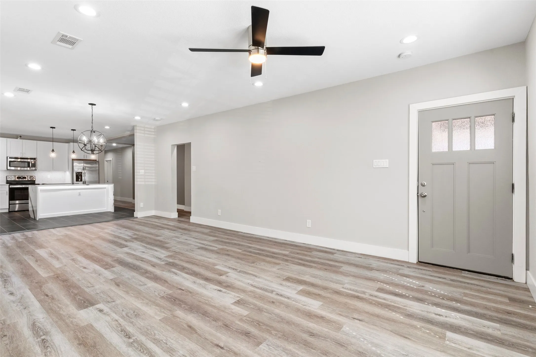 Single Family Residence For Sale in Dallas County , 604 S Fitzhugh Avenue, Dallas, Texas 75223, 4 Bedroom, 3 Bathroom, Garage spaces, 1,867 Sqft, built in 1925, Price $390,000, mls#21354621, Real Estate Agent in Dallas, Homes For Sale in Dallas county, Homes For Sale in Dallas, Realtor in Dallas Texas, Real Estate Brokerage Independent Realty Texas, Luminita Cordes Realtor