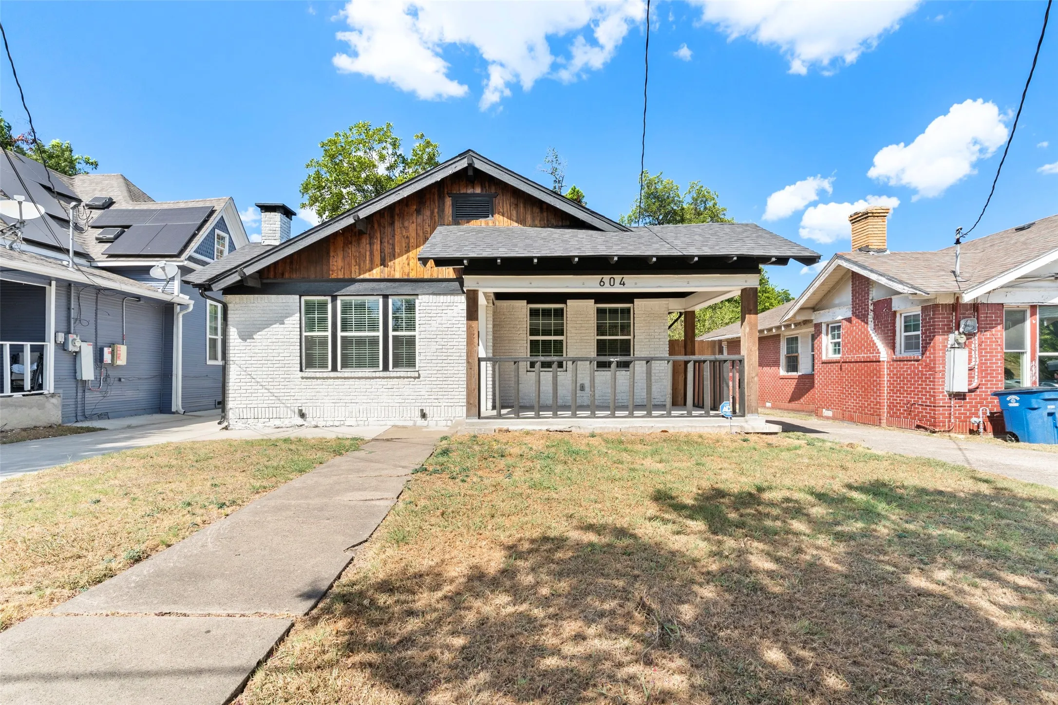 Single Family Residence For Sale in Dallas County , 604 S Fitzhugh Avenue, Dallas, Texas 75223, 4 Bedroom, 3 Bathroom, Garage spaces, 1,867 Sqft, built in 1925, Price $390,000, mls#21354621, Real Estate Agent in Dallas, Homes For Sale in Dallas county, Homes For Sale in Dallas, Realtor in Dallas Texas, Real Estate Brokerage Independent Realty Texas, Luminita Cordes Realtor