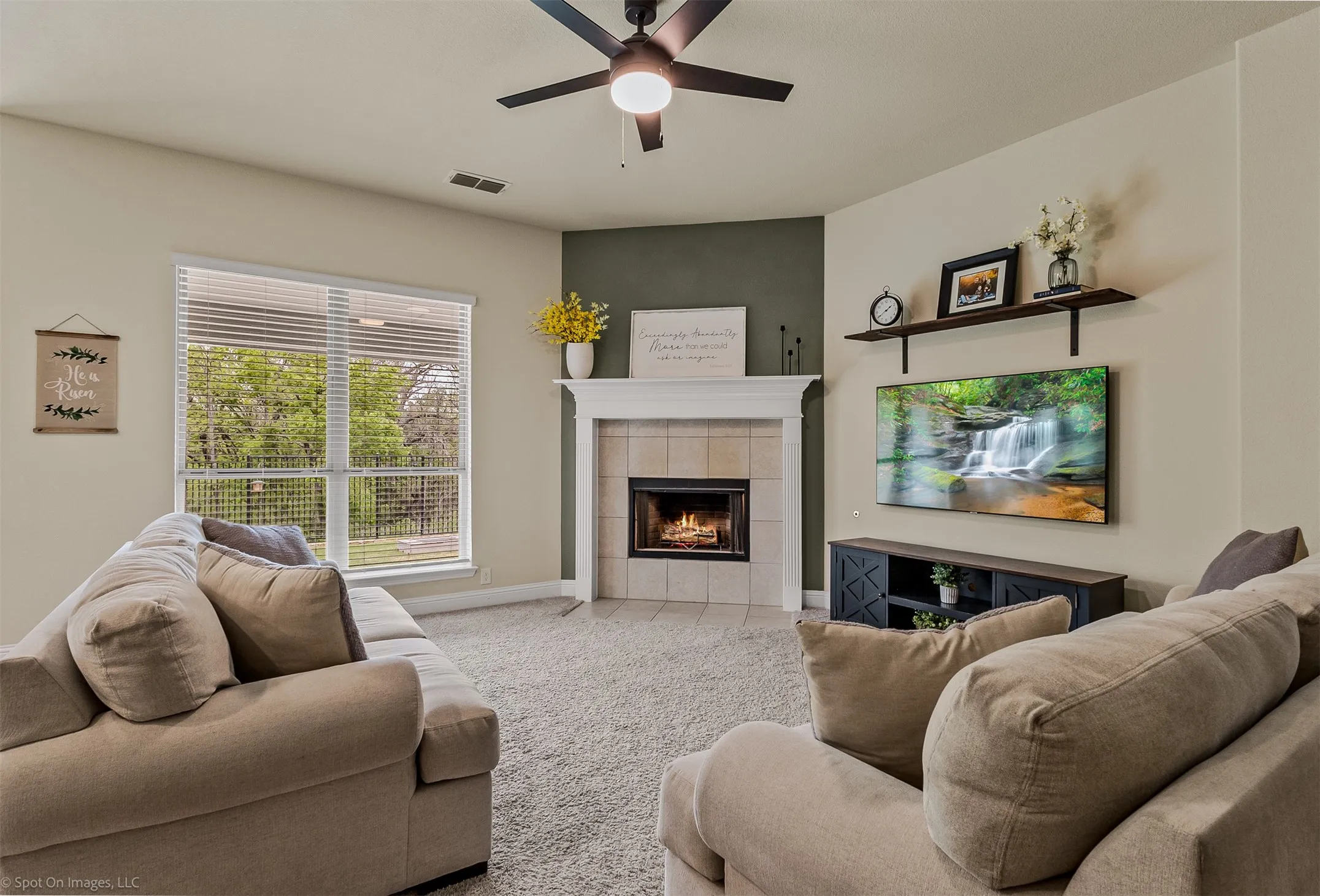 Single Family Residence For Sale in Collin County , 485 W Autumn Hill Bluff, Lavon, Texas 75166, 4 Bedroom, 3 Bathroom, 2 Garage spaces, 3,279 Sqft, built in 2022, Price $498,865, mls#21356096, Real Estate Agent in Lavon, Homes For Sale in Collin county, Homes For Sale in Lavon, Realtor in Lavon Texas, Real Estate Brokerage Independent Realty Texas, Luminita Cordes Realtor