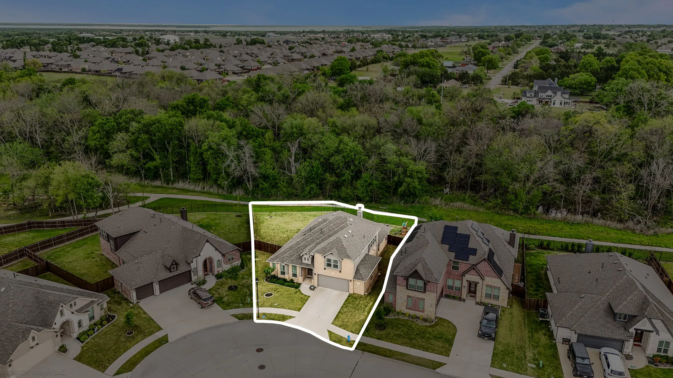 Single Family Residence For Sale in Collin County , 485 W Autumn Hill Bluff, Lavon, Texas 75166, 4 Bedroom, 3 Bathroom, 2 Garage spaces, 3,279 Sqft, built in 2022, Price $498,865, mls#21356096, Real Estate Agent in Lavon, Homes For Sale in Collin county, Homes For Sale in Lavon, Realtor in Lavon Texas, Real Estate Brokerage Independent Realty Texas, Luminita Cordes Realtor