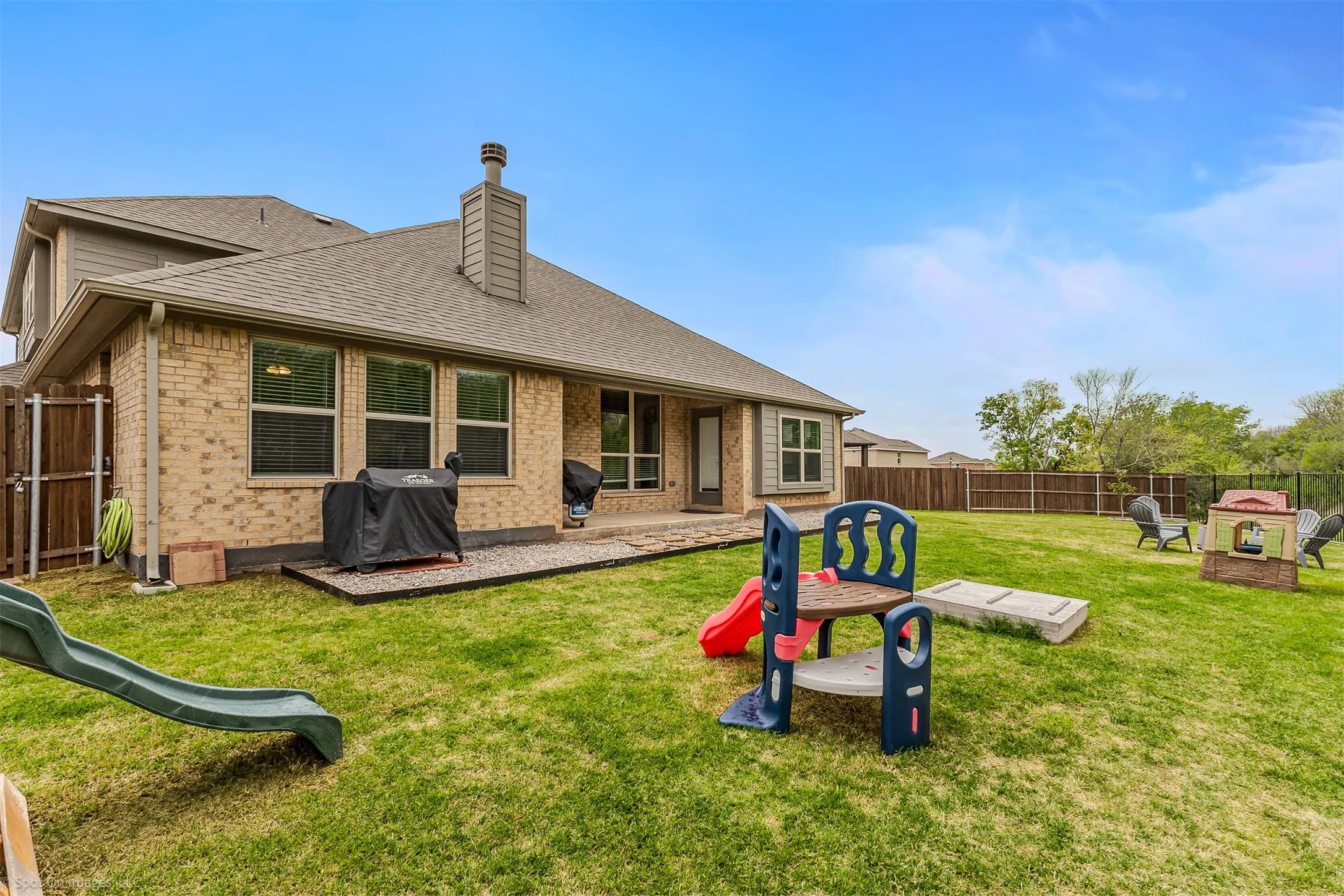 Single Family Residence For Sale in Collin County , 485 W Autumn Hill Bluff, Lavon, Texas 75166, 4 Bedroom, 3 Bathroom, 2 Garage spaces, 3,279 Sqft, built in 2022, Price $498,865, mls#21356096, Real Estate Agent in Lavon, Homes For Sale in Collin county, Homes For Sale in Lavon, Realtor in Lavon Texas, Real Estate Brokerage Independent Realty Texas, Luminita Cordes Realtor