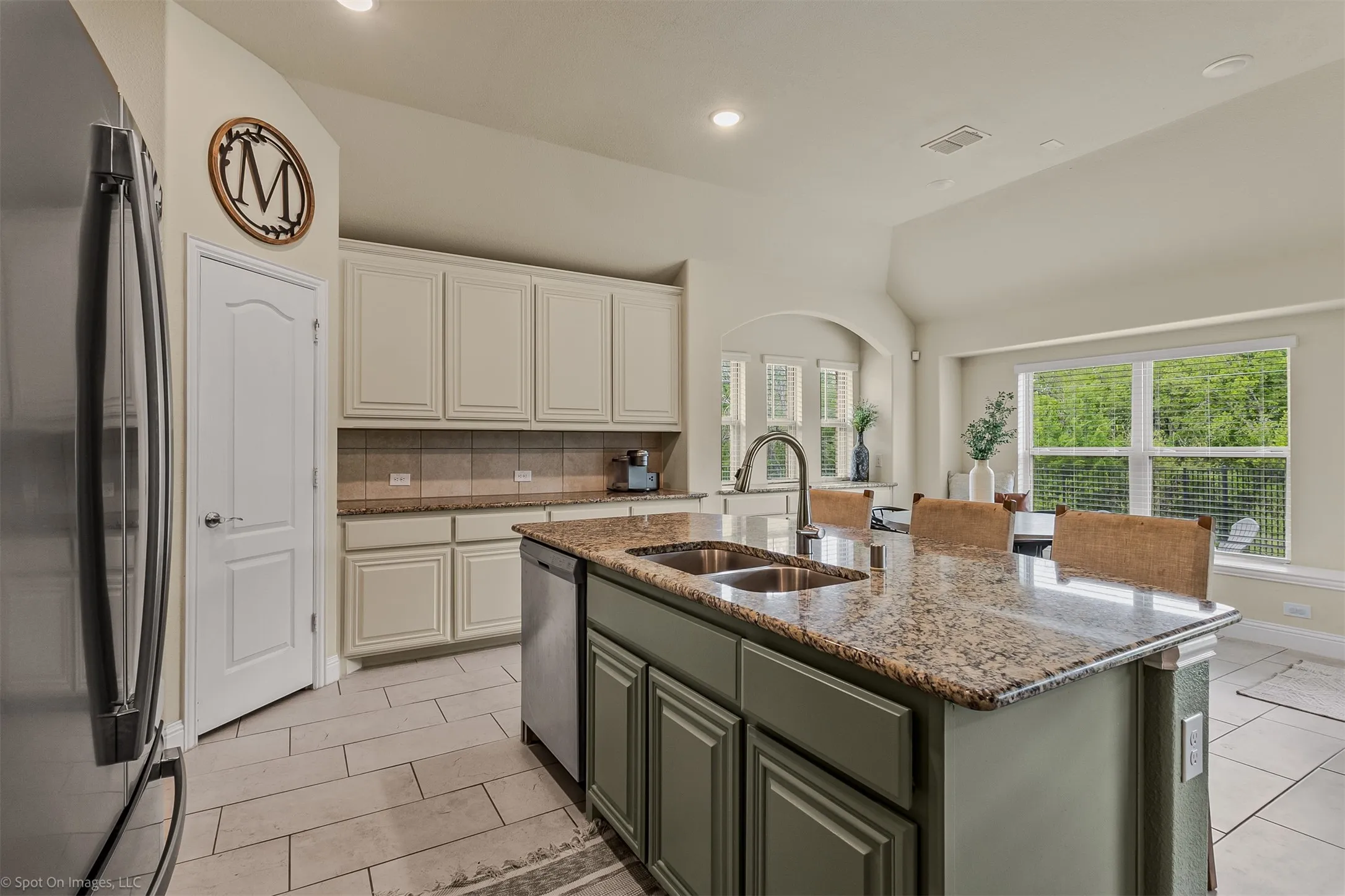 Single Family Residence For Sale in Collin County , 485 W Autumn Hill Bluff, Lavon, Texas 75166, 4 Bedroom, 3 Bathroom, 2 Garage spaces, 3,279 Sqft, built in 2022, Price $498,865, mls#21356096, Real Estate Agent in Lavon, Homes For Sale in Collin county, Homes For Sale in Lavon, Realtor in Lavon Texas, Real Estate Brokerage Independent Realty Texas, Luminita Cordes Realtor