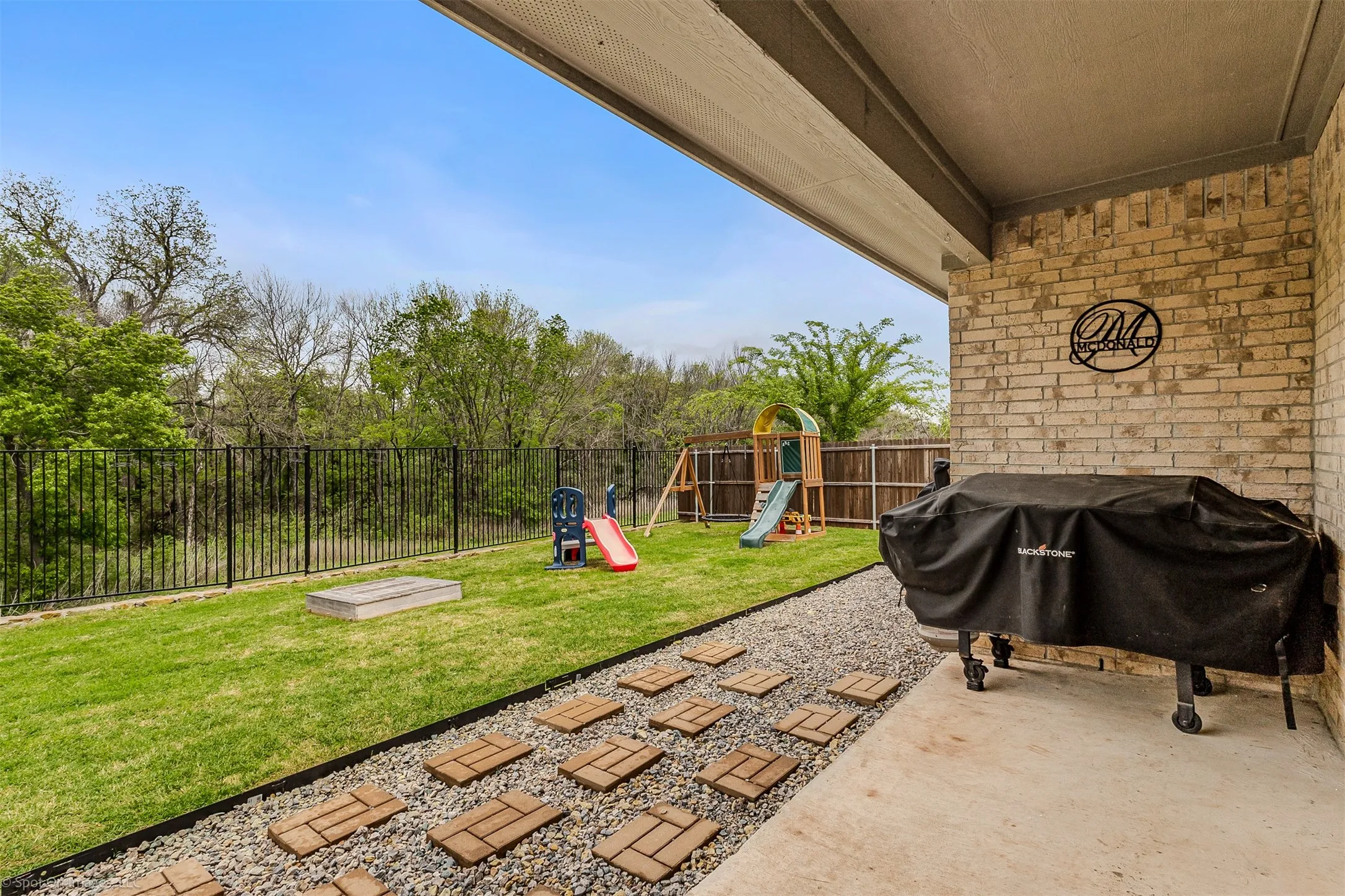 Single Family Residence For Sale in Collin County , 485 W Autumn Hill Bluff, Lavon, Texas 75166, 4 Bedroom, 3 Bathroom, 2 Garage spaces, 3,279 Sqft, built in 2022, Price $498,865, mls#21356096, Real Estate Agent in Lavon, Homes For Sale in Collin county, Homes For Sale in Lavon, Realtor in Lavon Texas, Real Estate Brokerage Independent Realty Texas, Luminita Cordes Realtor
