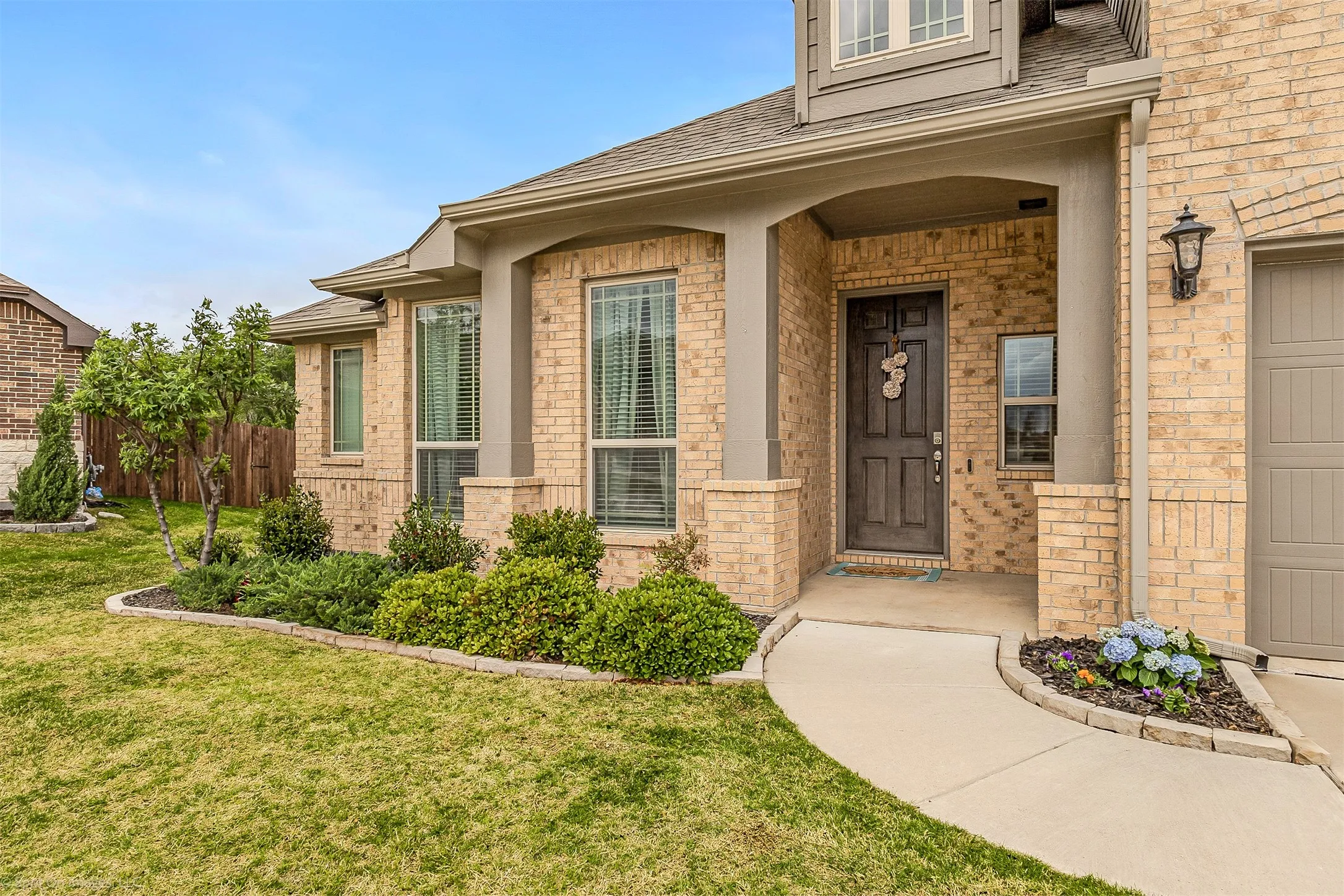 Single Family Residence For Sale in Collin County , 485 W Autumn Hill Bluff, Lavon, Texas 75166, 4 Bedroom, 3 Bathroom, 2 Garage spaces, 3,279 Sqft, built in 2022, Price $498,865, mls#21356096, Real Estate Agent in Lavon, Homes For Sale in Collin county, Homes For Sale in Lavon, Realtor in Lavon Texas, Real Estate Brokerage Independent Realty Texas, Luminita Cordes Realtor