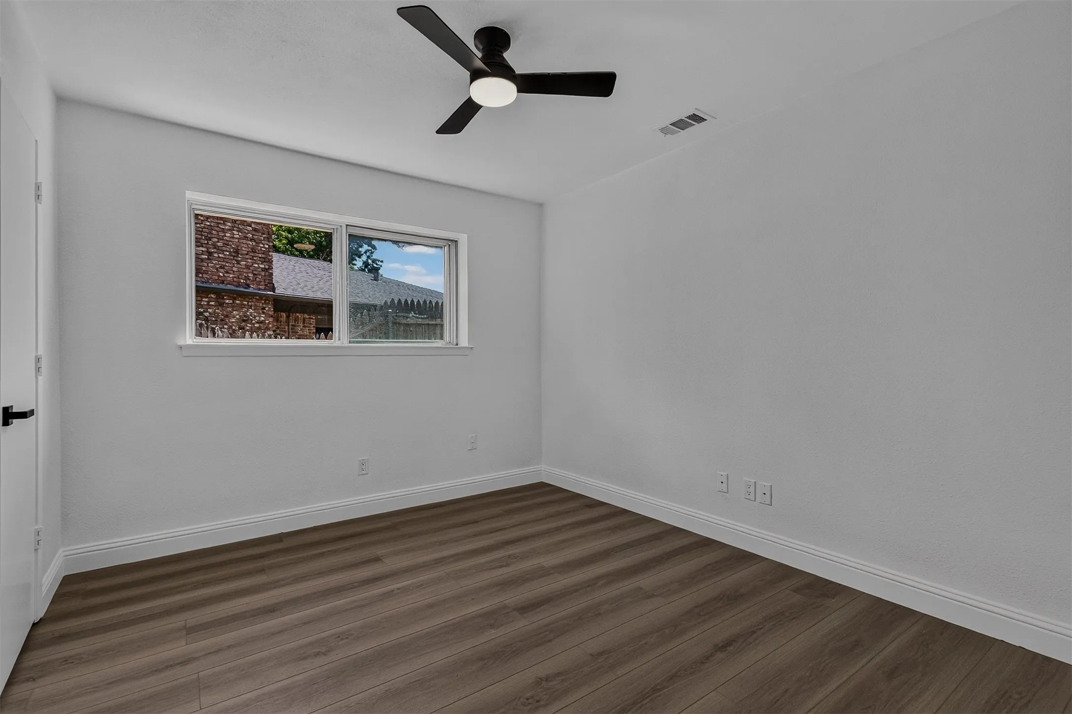 Single Family Residence For Sale in Dallas County , 6 collins Court, Richardson, Texas 75081, 4 Bedroom, 3 Bathroom, 2 Garage spaces, 2,438 Sqft, built in 1974, mls#21357447, Real Estate Agent in Richardson, Homes For Sale in Dallas county, Homes For Sale in Richardson, Realtor in Richardson Texas, Real Estate Brokerage Independent Realty Texas, Luminita Cordes Realtor