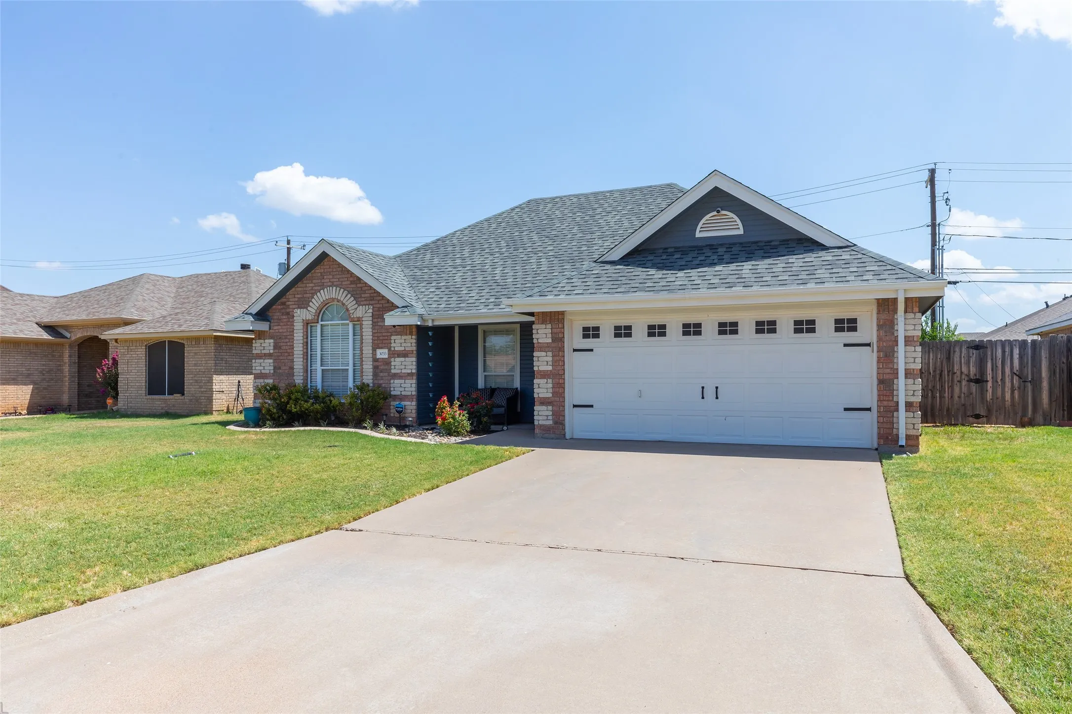 Single Family Residence For Sale in Taylor County , 3033 Sutherland Street, Abilene, Texas 79606, 3 Bedroom, 2 Bathroom, 2 Garage spaces, 1,158 Sqft, built in 2003, mls#21355220, Real Estate Agent in Abilene, Homes For Sale in Taylor county, Homes For Sale in Abilene, Realtor in Abilene Texas, Real Estate Brokerage Independent Realty Texas, Luminita Cordes Realtor