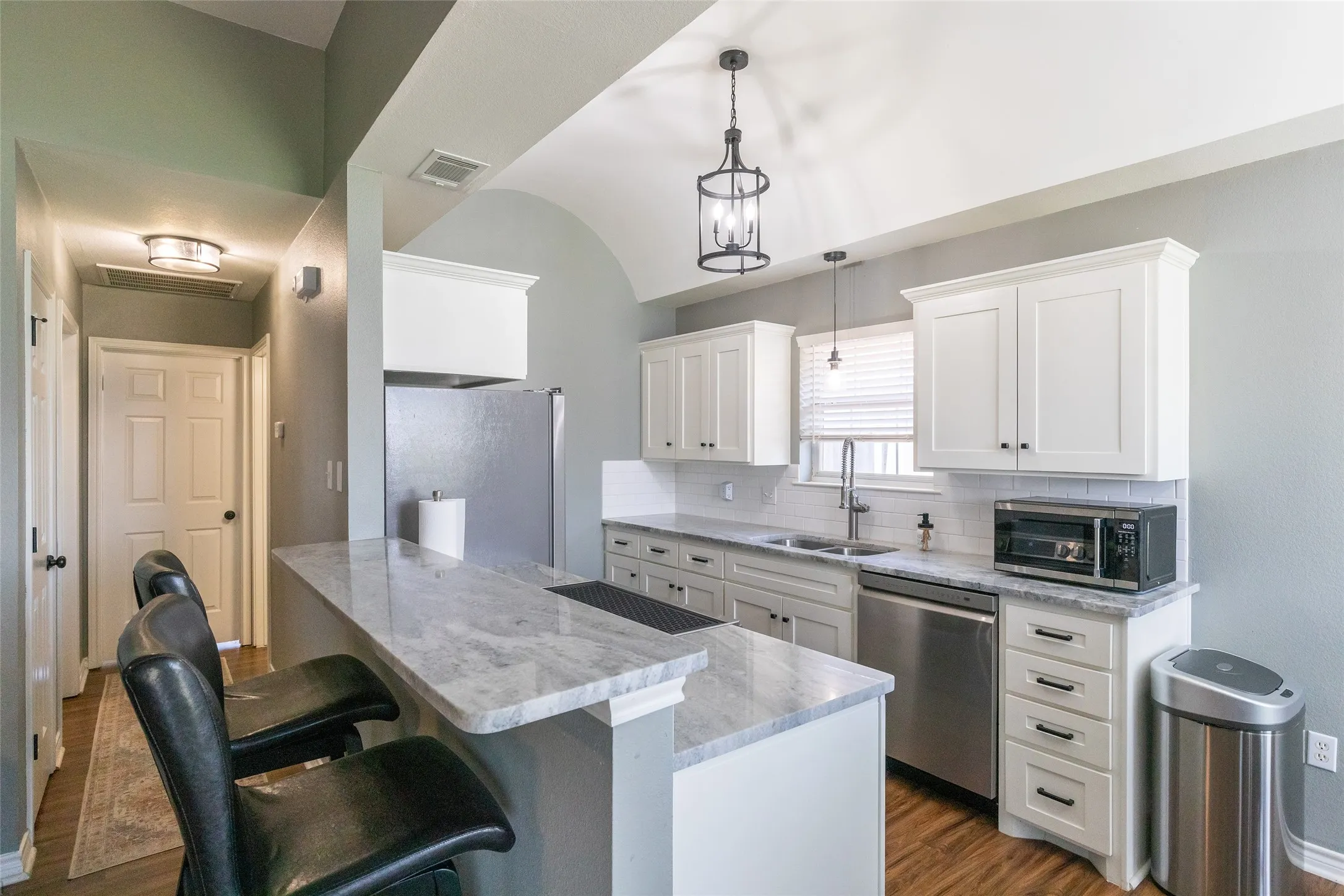 Single Family Residence For Sale in Taylor County , 3033 Sutherland Street, Abilene, Texas 79606, 3 Bedroom, 2 Bathroom, 2 Garage spaces, 1,158 Sqft, built in 2003, mls#21355220, Real Estate Agent in Abilene, Homes For Sale in Taylor county, Homes For Sale in Abilene, Realtor in Abilene Texas, Real Estate Brokerage Independent Realty Texas, Luminita Cordes Realtor