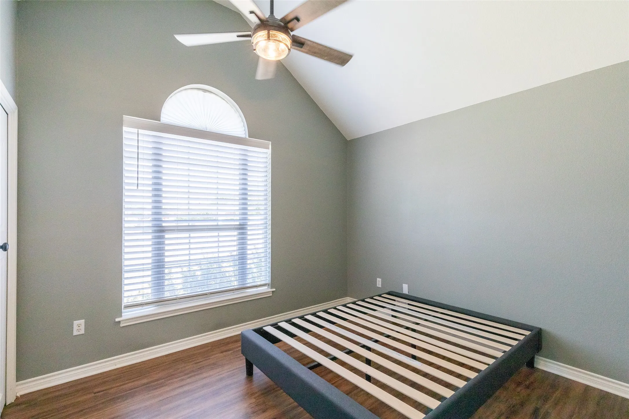 Single Family Residence For Sale in Taylor County , 3033 Sutherland Street, Abilene, Texas 79606, 3 Bedroom, 2 Bathroom, 2 Garage spaces, 1,158 Sqft, built in 2003, mls#21355220, Real Estate Agent in Abilene, Homes For Sale in Taylor county, Homes For Sale in Abilene, Realtor in Abilene Texas, Real Estate Brokerage Independent Realty Texas, Luminita Cordes Realtor