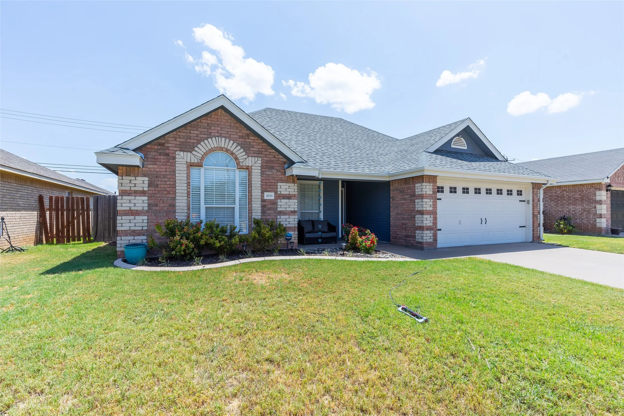 Single Family Residence For Sale in Taylor County , 3033 Sutherland Street, Abilene, Texas 79606, 3 Bedroom, 2 Bathroom, 2 Garage spaces, 1,158 Sqft, built in 2003, mls#21355220, Real Estate Agent in Abilene, Homes For Sale in Taylor county, Homes For Sale in Abilene, Realtor in Abilene Texas, Real Estate Brokerage Independent Realty Texas, Luminita Cordes Realtor