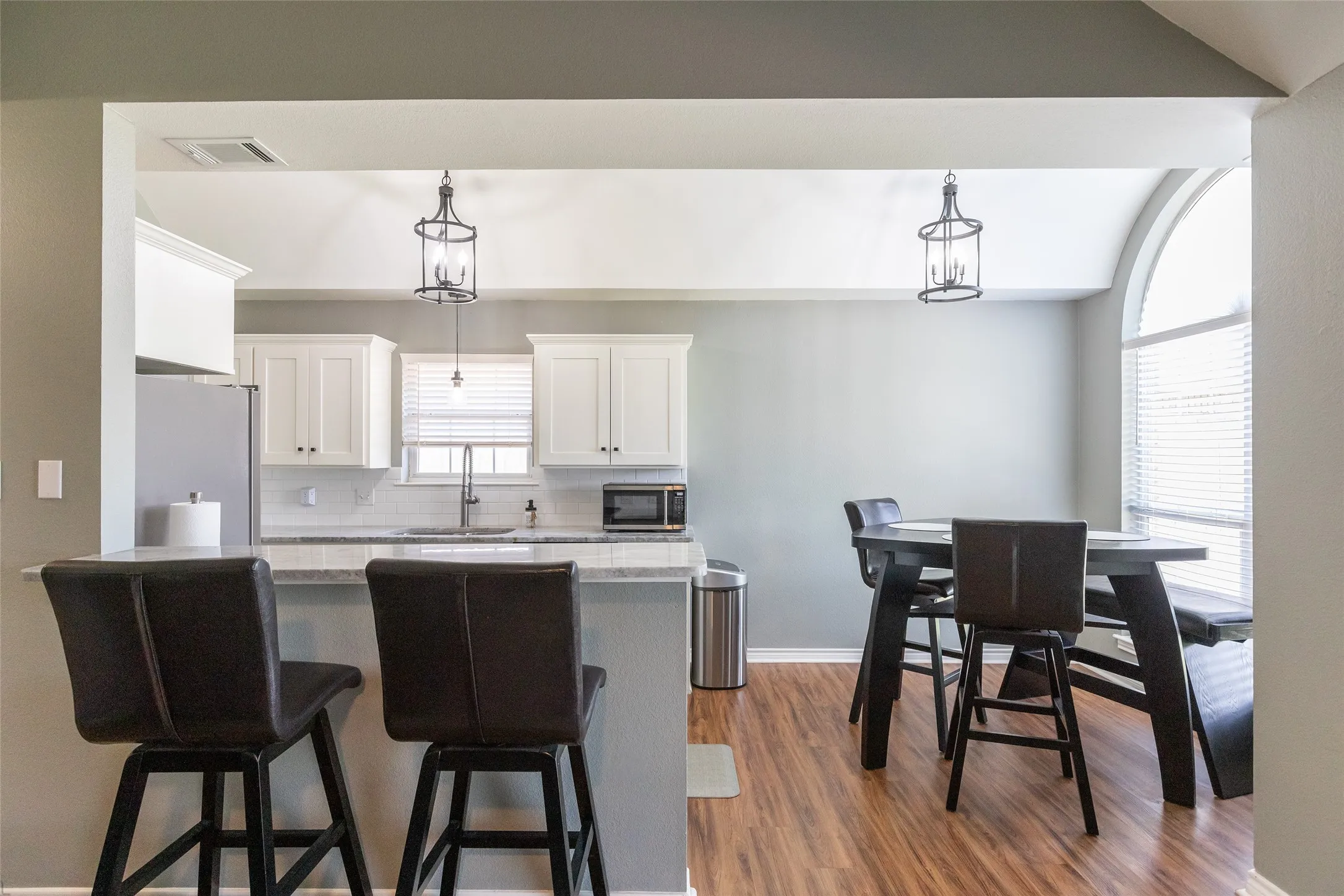 Single Family Residence For Sale in Taylor County , 3033 Sutherland Street, Abilene, Texas 79606, 3 Bedroom, 2 Bathroom, 2 Garage spaces, 1,158 Sqft, built in 2003, mls#21355220, Real Estate Agent in Abilene, Homes For Sale in Taylor county, Homes For Sale in Abilene, Realtor in Abilene Texas, Real Estate Brokerage Independent Realty Texas, Luminita Cordes Realtor
