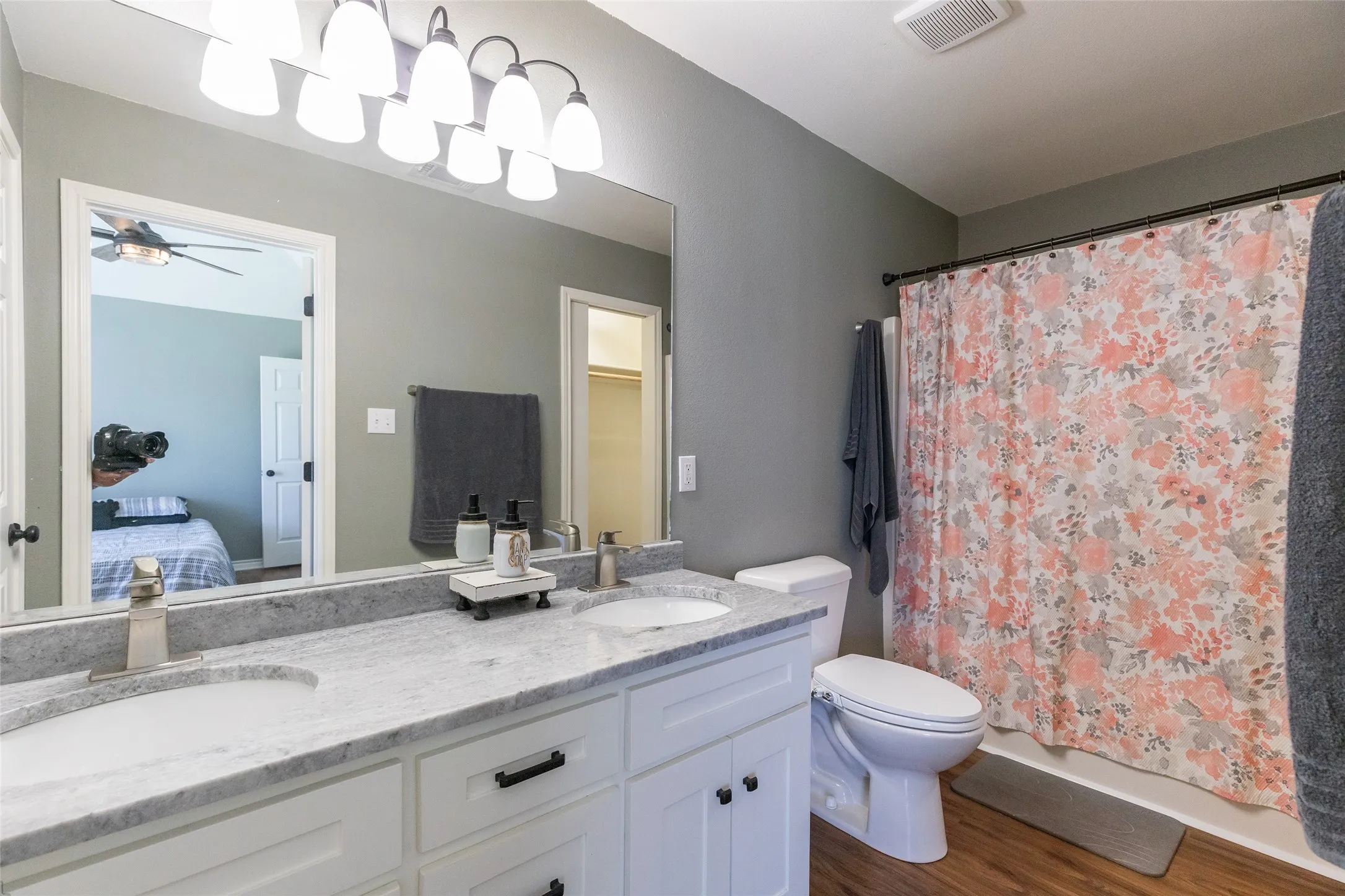 Single Family Residence For Sale in Taylor County , 3033 Sutherland Street, Abilene, Texas 79606, 3 Bedroom, 2 Bathroom, 2 Garage spaces, 1,158 Sqft, built in 2003, mls#21355220, Real Estate Agent in Abilene, Homes For Sale in Taylor county, Homes For Sale in Abilene, Realtor in Abilene Texas, Real Estate Brokerage Independent Realty Texas, Luminita Cordes Realtor