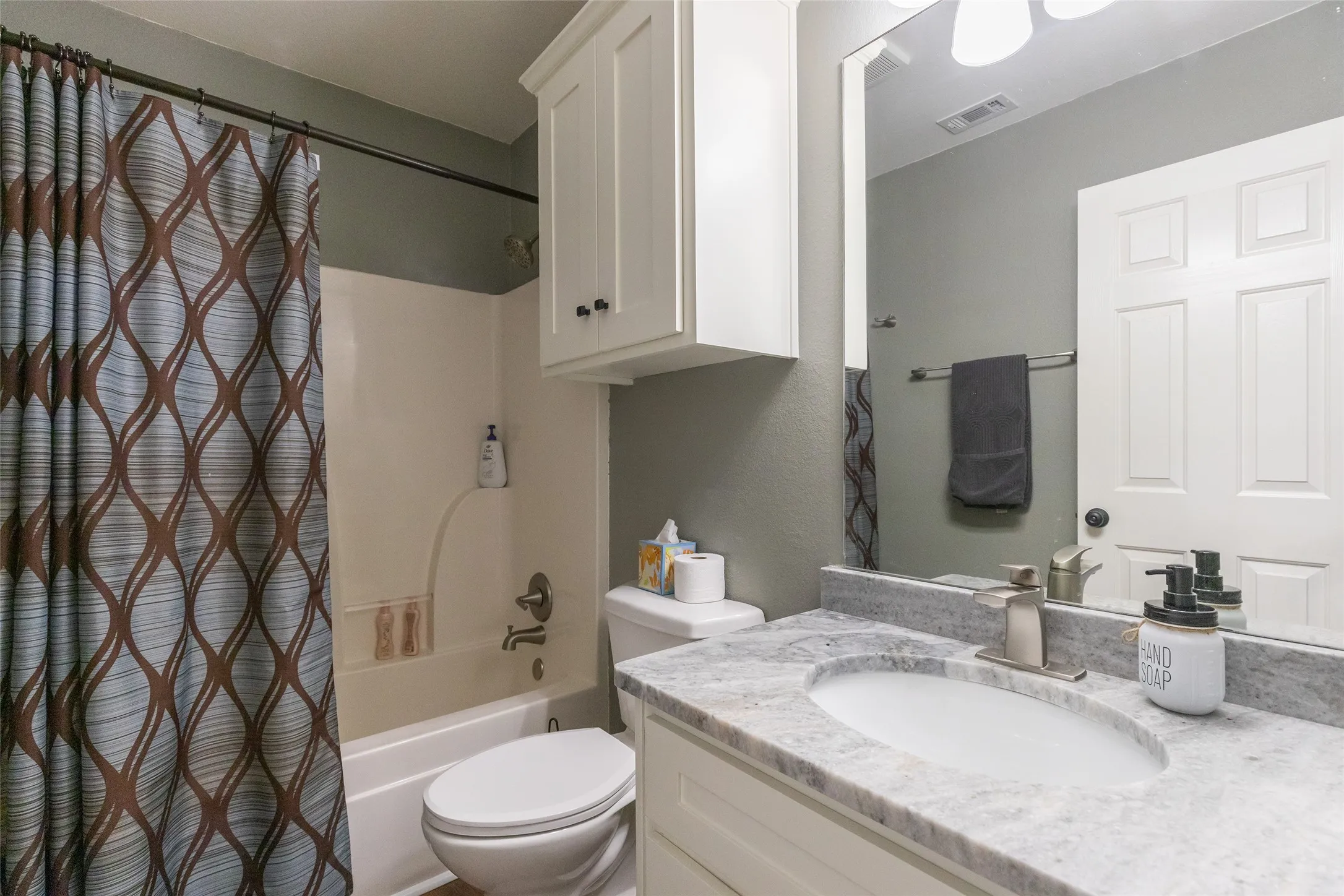Single Family Residence For Sale in Taylor County , 3033 Sutherland Street, Abilene, Texas 79606, 3 Bedroom, 2 Bathroom, 2 Garage spaces, 1,158 Sqft, built in 2003, mls#21355220, Real Estate Agent in Abilene, Homes For Sale in Taylor county, Homes For Sale in Abilene, Realtor in Abilene Texas, Real Estate Brokerage Independent Realty Texas, Luminita Cordes Realtor
