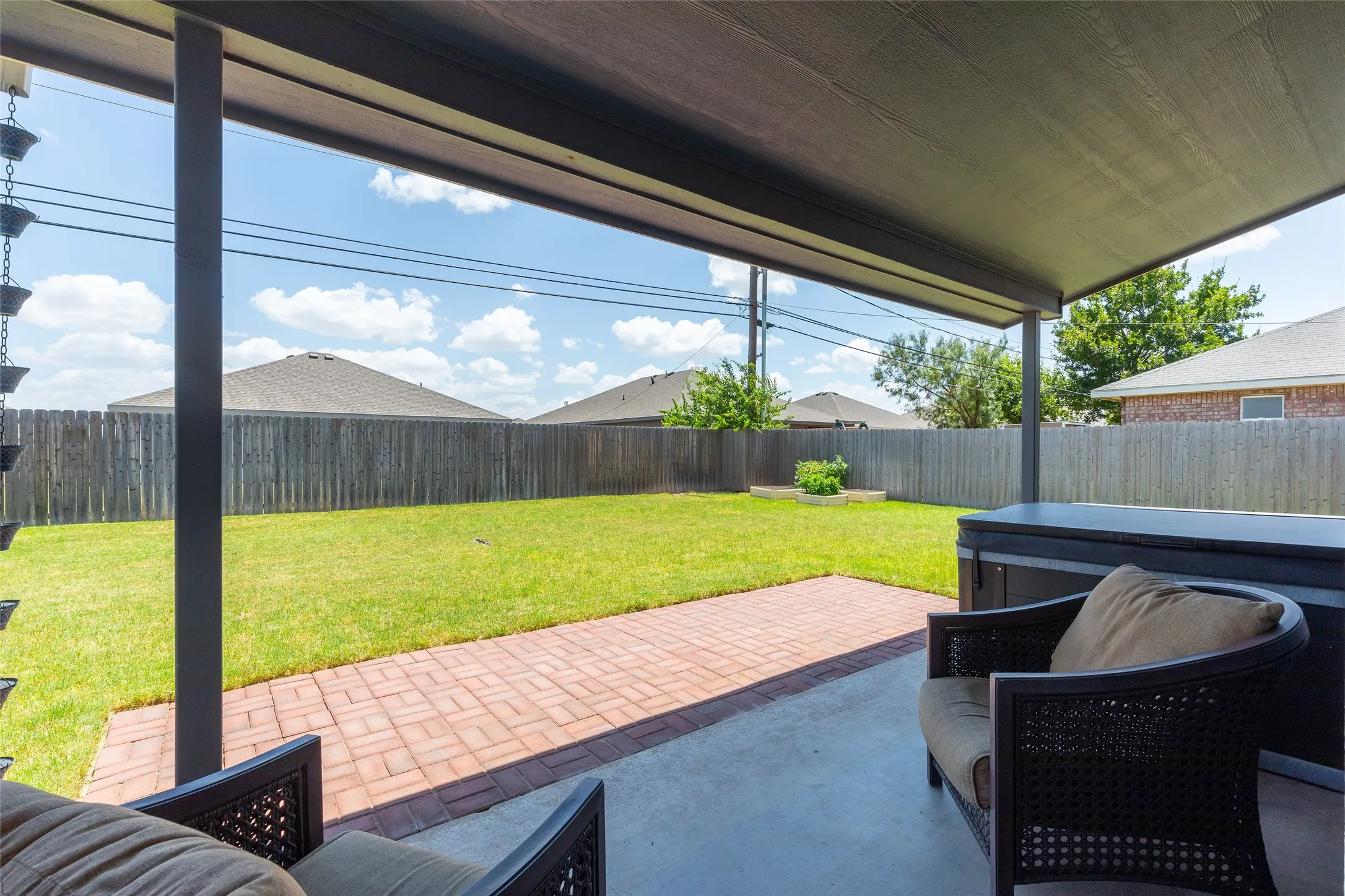 Single Family Residence For Sale in Taylor County , 3033 Sutherland Street, Abilene, Texas 79606, 3 Bedroom, 2 Bathroom, 2 Garage spaces, 1,158 Sqft, built in 2003, mls#21355220, Real Estate Agent in Abilene, Homes For Sale in Taylor county, Homes For Sale in Abilene, Realtor in Abilene Texas, Real Estate Brokerage Independent Realty Texas, Luminita Cordes Realtor