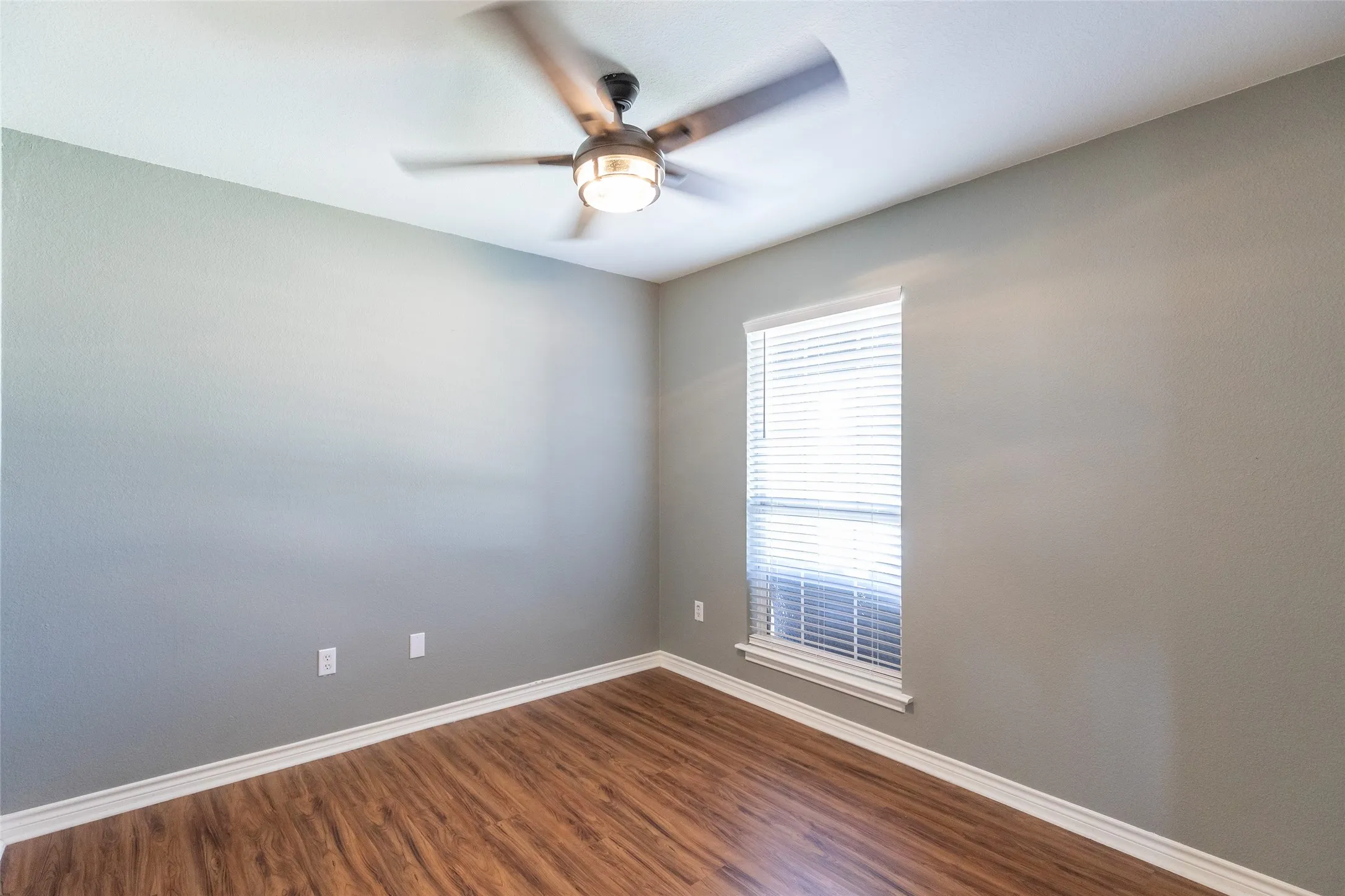 Single Family Residence For Sale in Taylor County , 3033 Sutherland Street, Abilene, Texas 79606, 3 Bedroom, 2 Bathroom, 2 Garage spaces, 1,158 Sqft, built in 2003, mls#21355220, Real Estate Agent in Abilene, Homes For Sale in Taylor county, Homes For Sale in Abilene, Realtor in Abilene Texas, Real Estate Brokerage Independent Realty Texas, Luminita Cordes Realtor