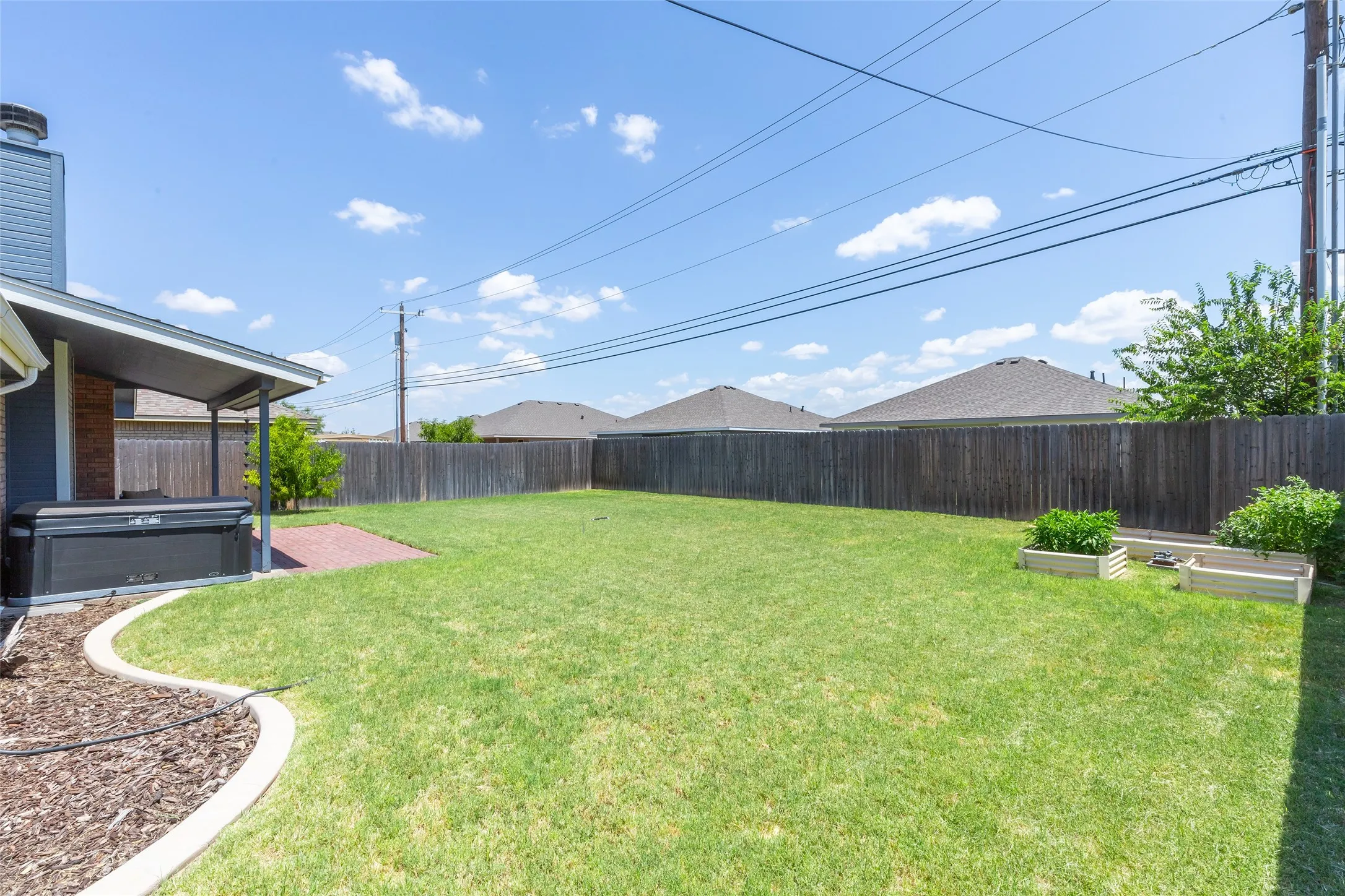 Single Family Residence For Sale in Taylor County , 3033 Sutherland Street, Abilene, Texas 79606, 3 Bedroom, 2 Bathroom, 2 Garage spaces, 1,158 Sqft, built in 2003, mls#21355220, Real Estate Agent in Abilene, Homes For Sale in Taylor county, Homes For Sale in Abilene, Realtor in Abilene Texas, Real Estate Brokerage Independent Realty Texas, Luminita Cordes Realtor