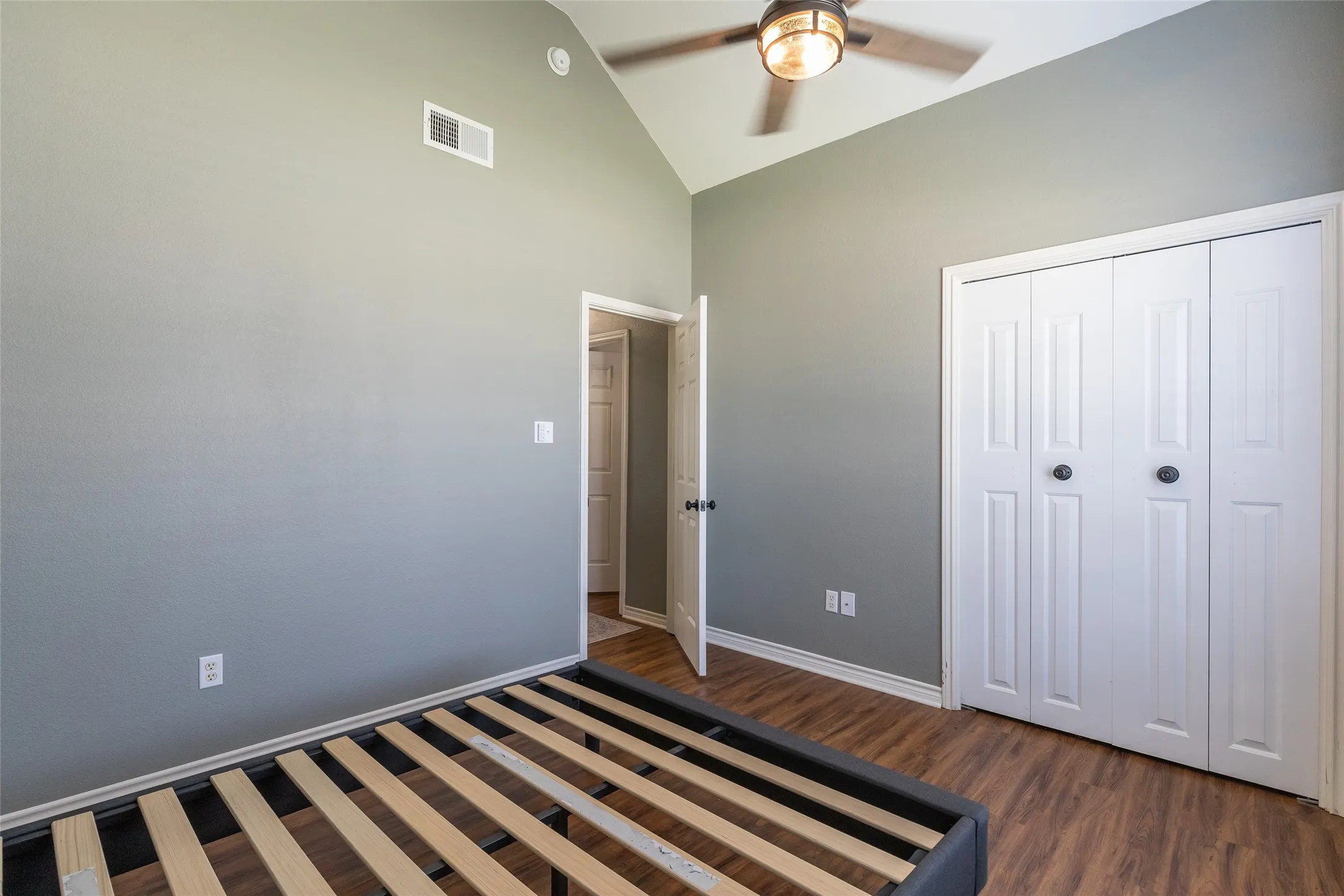Single Family Residence For Sale in Taylor County , 3033 Sutherland Street, Abilene, Texas 79606, 3 Bedroom, 2 Bathroom, 2 Garage spaces, 1,158 Sqft, built in 2003, mls#21355220, Real Estate Agent in Abilene, Homes For Sale in Taylor county, Homes For Sale in Abilene, Realtor in Abilene Texas, Real Estate Brokerage Independent Realty Texas, Luminita Cordes Realtor