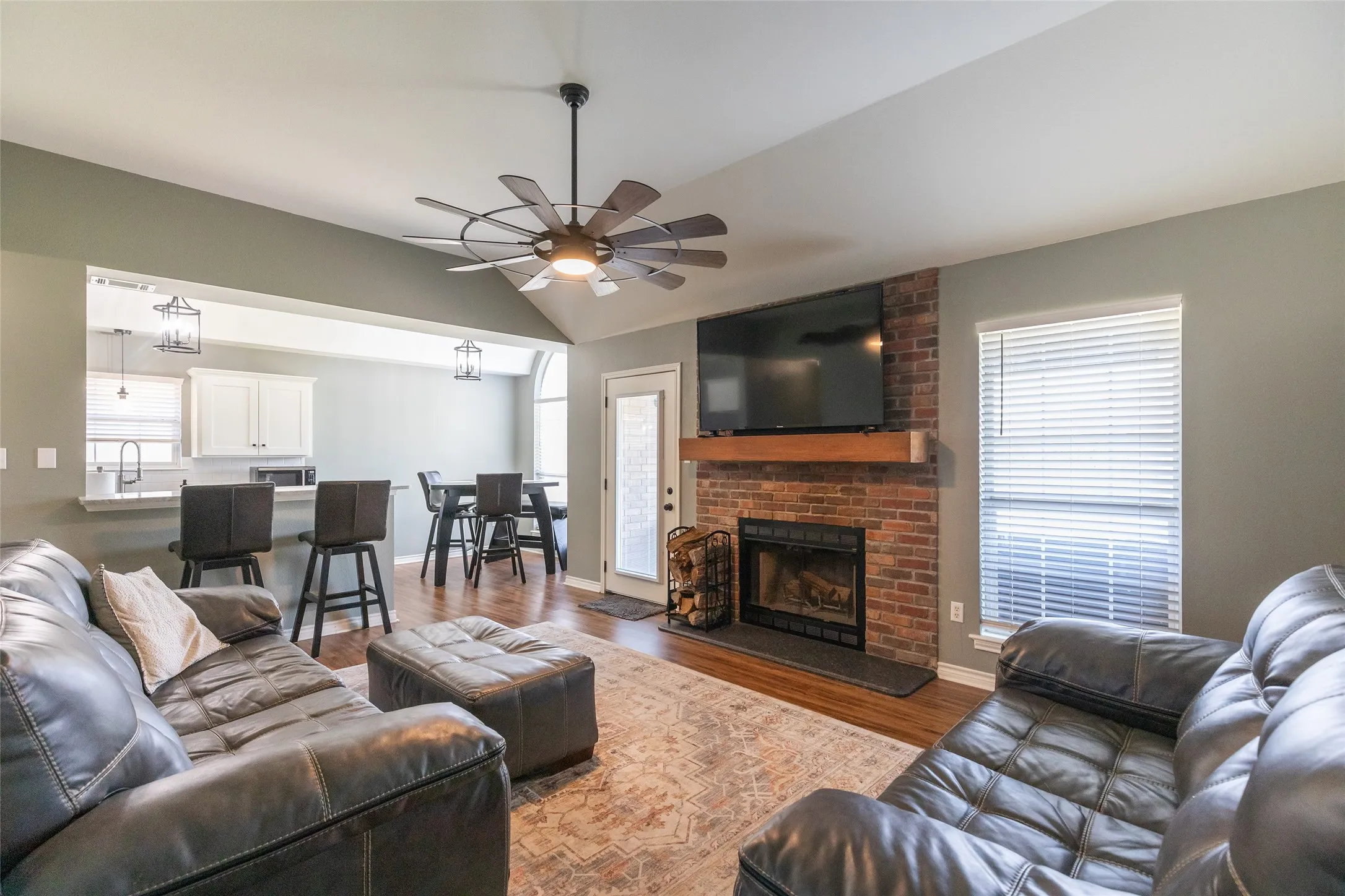 Single Family Residence For Sale in Taylor County , 3033 Sutherland Street, Abilene, Texas 79606, 3 Bedroom, 2 Bathroom, 2 Garage spaces, 1,158 Sqft, built in 2003, mls#21355220, Real Estate Agent in Abilene, Homes For Sale in Taylor county, Homes For Sale in Abilene, Realtor in Abilene Texas, Real Estate Brokerage Independent Realty Texas, Luminita Cordes Realtor