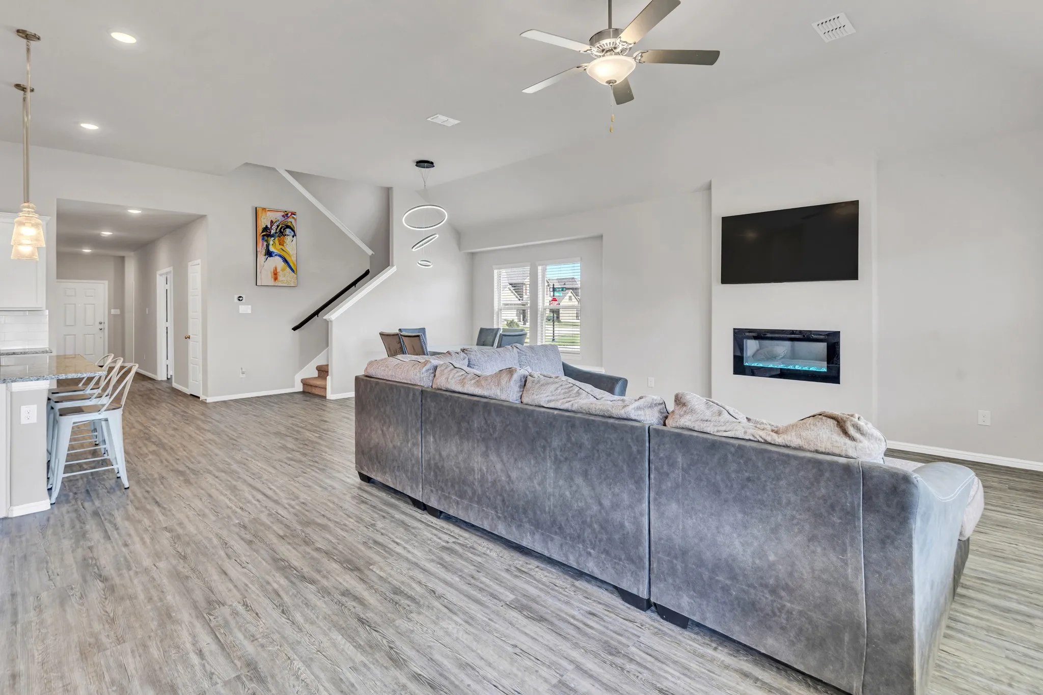 Single Family Residence For Rent in Ellis County , 6934 Pampas Place, Venus, Texas 76084, 4 Bedroom, 3 Bathroom, 3 Garage spaces, 2,816 Sqft, built in 2022, mls#21357153, Real Estate Agent in Venus, Homes For Rent in Ellis county, Homes For Rent in Venus, Realtor in Venus Texas, Real Estate Brokerage Independent Realty Texas, Luminita Cordes Realtor
