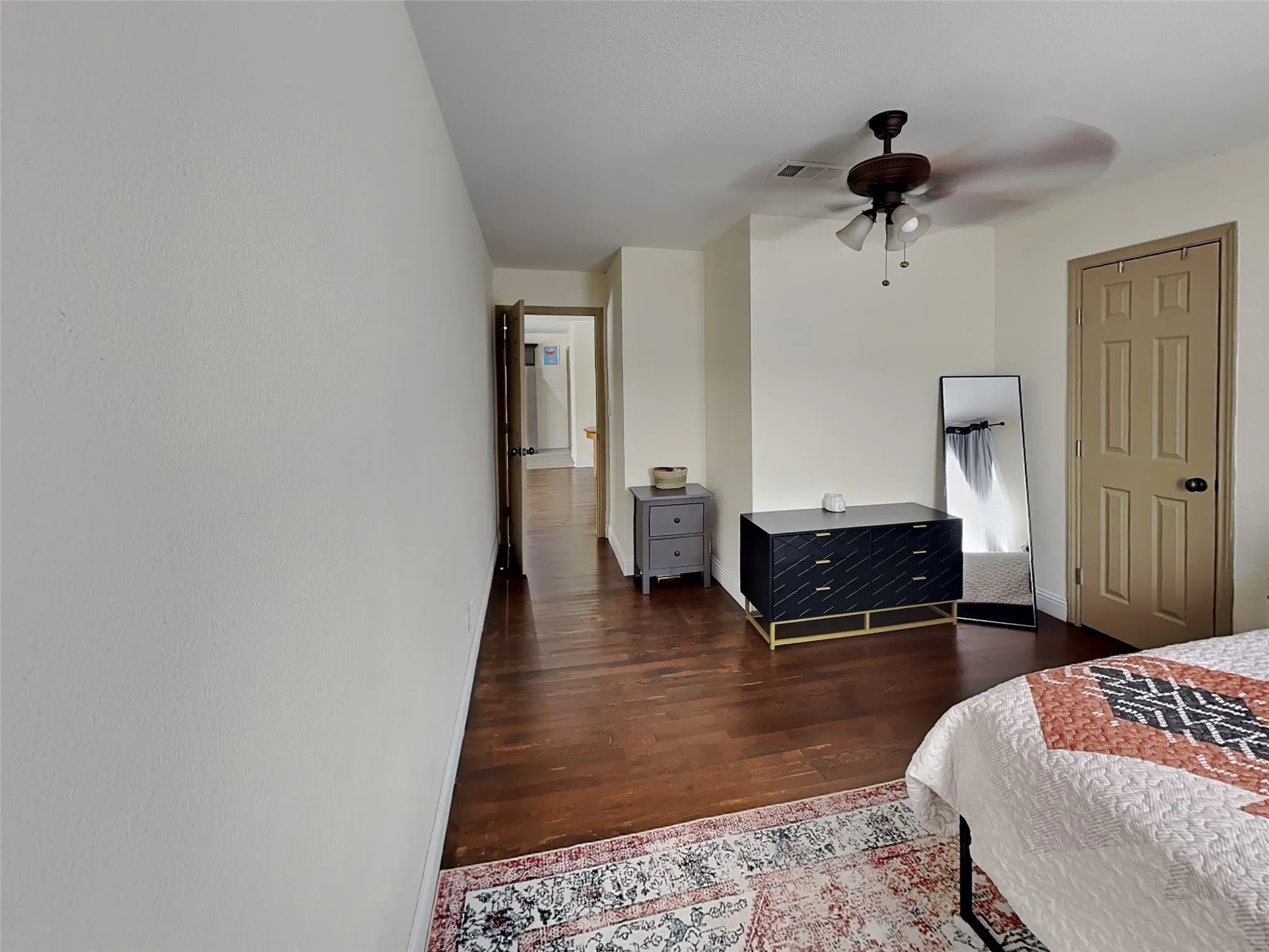 Single Family Residence For Rent in Tarrant County , 4705 Selkirk Drive, Fort Worth, Texas 76109, 3 Bedroom, 2 Bathroom, 2 Garage spaces, 1,312 Sqft, built in 1953, mls#21357467, Real Estate Agent in Fort Worth, Homes For Rent in Tarrant county, Homes For Rent in Fort Worth, Realtor in Fort Worth Texas, Real Estate Brokerage Independent Realty Texas, Luminita Cordes Realtor