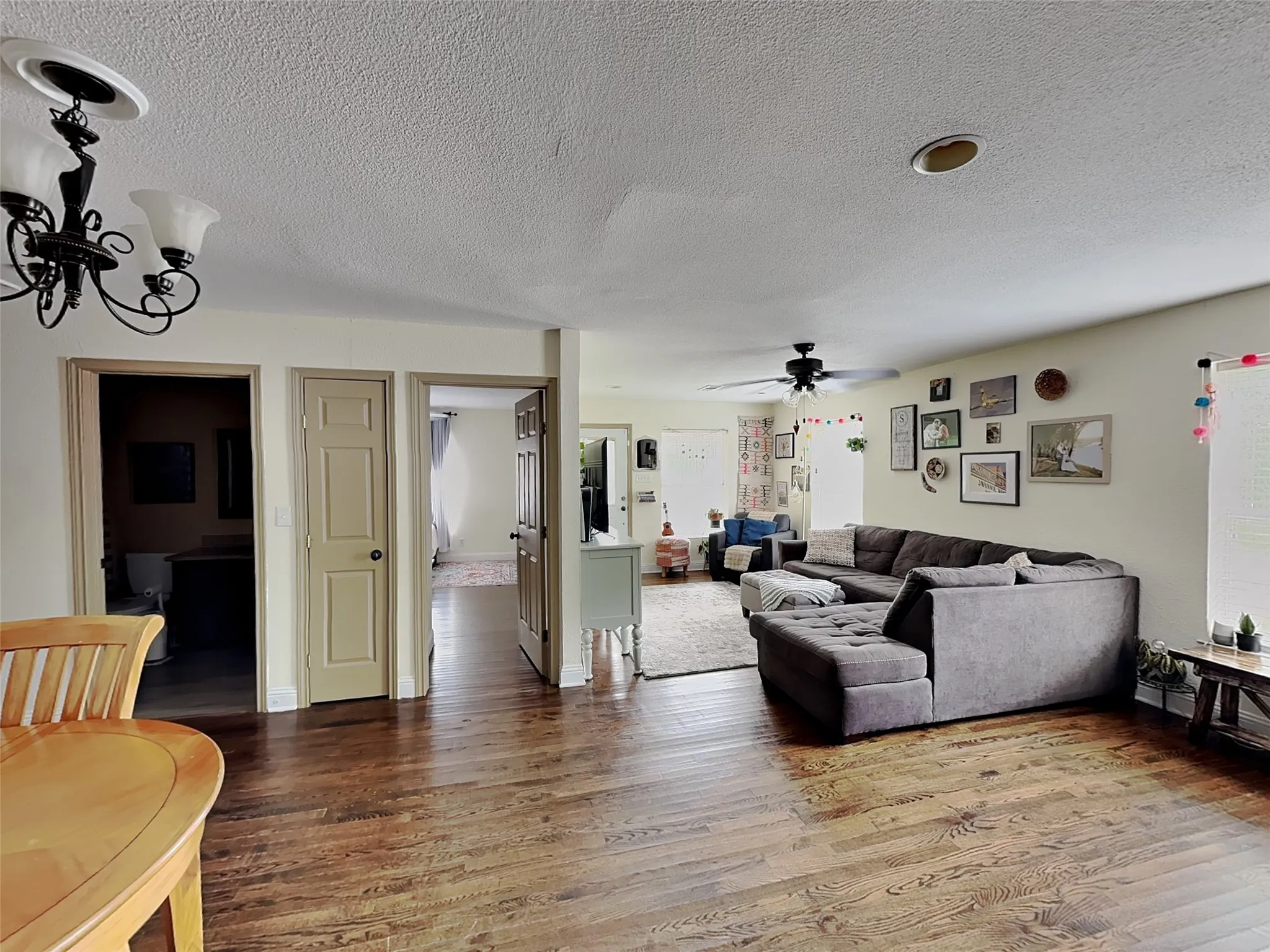 Single Family Residence For Rent in Tarrant County , 4705 Selkirk Drive, Fort Worth, Texas 76109, 3 Bedroom, 2 Bathroom, 2 Garage spaces, 1,312 Sqft, built in 1953, mls#21357467, Real Estate Agent in Fort Worth, Homes For Rent in Tarrant county, Homes For Rent in Fort Worth, Realtor in Fort Worth Texas, Real Estate Brokerage Independent Realty Texas, Luminita Cordes Realtor