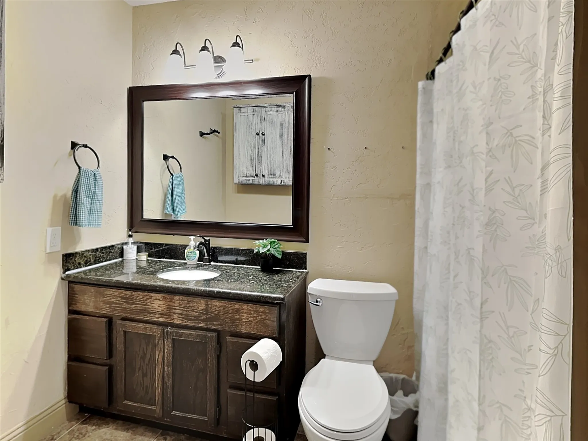 Single Family Residence For Rent in Tarrant County , 4705 Selkirk Drive, Fort Worth, Texas 76109, 3 Bedroom, 2 Bathroom, 2 Garage spaces, 1,312 Sqft, built in 1953, mls#21357467, Real Estate Agent in Fort Worth, Homes For Rent in Tarrant county, Homes For Rent in Fort Worth, Realtor in Fort Worth Texas, Real Estate Brokerage Independent Realty Texas, Luminita Cordes Realtor