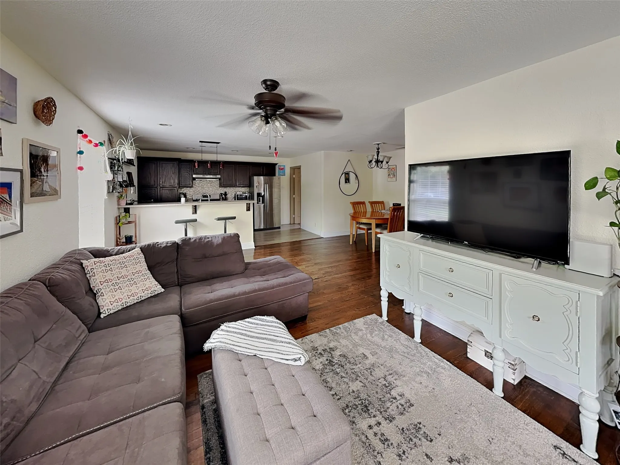 Single Family Residence For Rent in Tarrant County , 4705 Selkirk Drive, Fort Worth, Texas 76109, 3 Bedroom, 2 Bathroom, 2 Garage spaces, 1,312 Sqft, built in 1953, mls#21357467, Real Estate Agent in Fort Worth, Homes For Rent in Tarrant county, Homes For Rent in Fort Worth, Realtor in Fort Worth Texas, Real Estate Brokerage Independent Realty Texas, Luminita Cordes Realtor