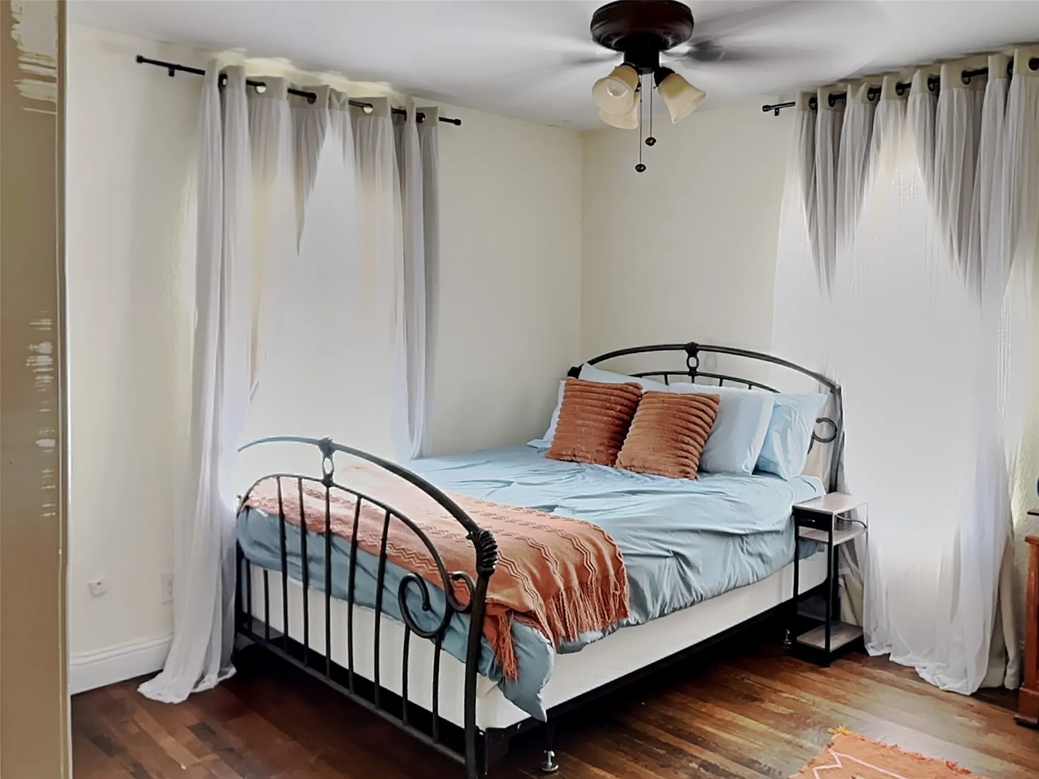 Single Family Residence For Rent in Tarrant County , 4705 Selkirk Drive, Fort Worth, Texas 76109, 3 Bedroom, 2 Bathroom, 2 Garage spaces, 1,312 Sqft, built in 1953, mls#21357467, Real Estate Agent in Fort Worth, Homes For Rent in Tarrant county, Homes For Rent in Fort Worth, Realtor in Fort Worth Texas, Real Estate Brokerage Independent Realty Texas, Luminita Cordes Realtor