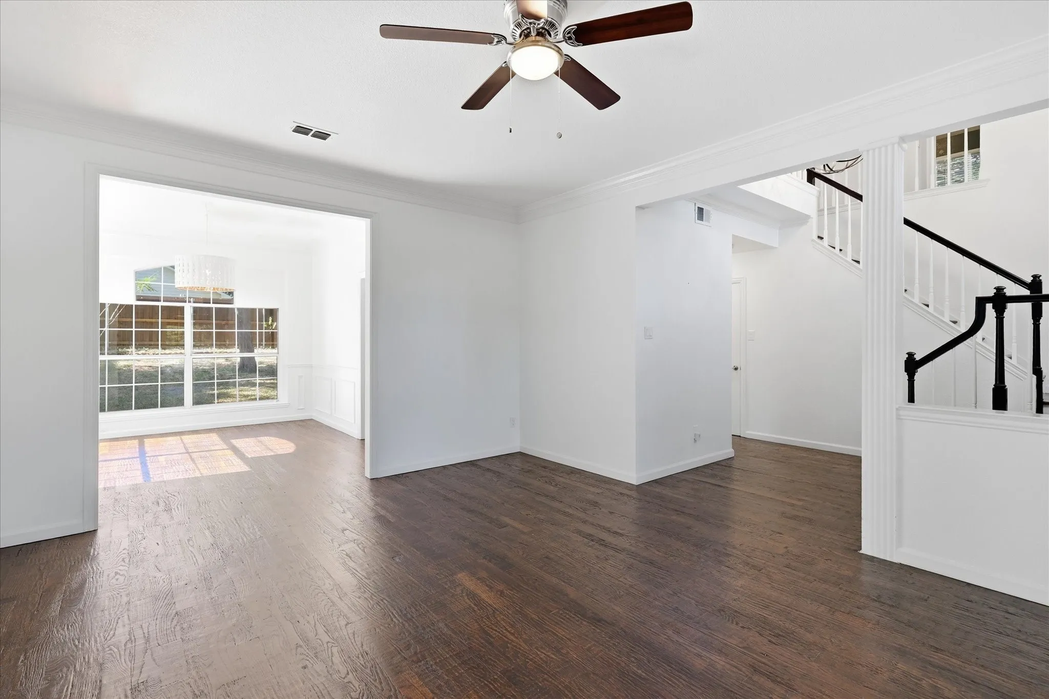 Single Family Residence For Sale in Tarrant County , 1409 Rider Circle, Grapevine, Texas 76051, 4 Bedroom, 3 Bathroom, 3 Garage spaces, 2,612 Sqft, built in 1989, mls#21343781, Real Estate Agent in Grapevine, Homes For Sale in Tarrant county, Homes For Sale in Grapevine, Realtor in Grapevine Texas, Real Estate Brokerage Independent Realty Texas, Luminita Cordes Realtor
