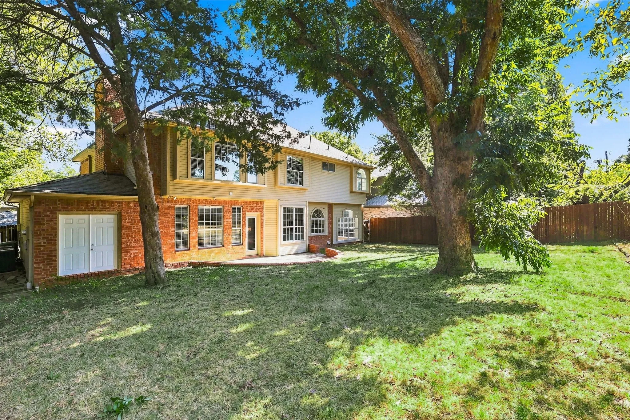 Single Family Residence For Sale in Tarrant County , 1409 Rider Circle, Grapevine, Texas 76051, 4 Bedroom, 3 Bathroom, 3 Garage spaces, 2,612 Sqft, built in 1989, mls#21343781, Real Estate Agent in Grapevine, Homes For Sale in Tarrant county, Homes For Sale in Grapevine, Realtor in Grapevine Texas, Real Estate Brokerage Independent Realty Texas, Luminita Cordes Realtor