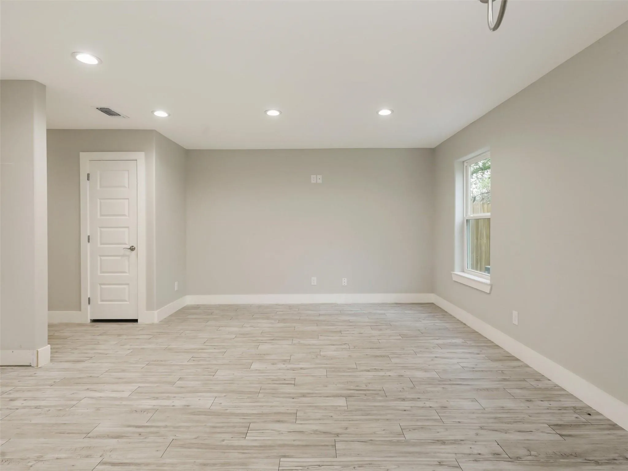 Duplex For Rent in Grayson County , 818 W Walker Street, Denison, Texas 75020, 3 Bedroom, 3 Bathroom, 1 Garage spaces, 1,450 Sqft, built in 2022, Price $1,450, mls#21348897, Real Estate Agent in Denison, Homes For Rent in Grayson county, Homes For Rent in Denison, Realtor in Denison Texas, Real Estate Brokerage Independent Realty Texas, Luminita Cordes Realtor
