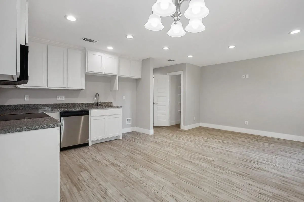 Duplex For Rent in Grayson County , 818 W Walker Street, Denison, Texas 75020, 3 Bedroom, 3 Bathroom, 1 Garage spaces, 1,450 Sqft, built in 2022, Price $1,450, mls#21348897, Real Estate Agent in Denison, Homes For Rent in Grayson county, Homes For Rent in Denison, Realtor in Denison Texas, Real Estate Brokerage Independent Realty Texas, Luminita Cordes Realtor