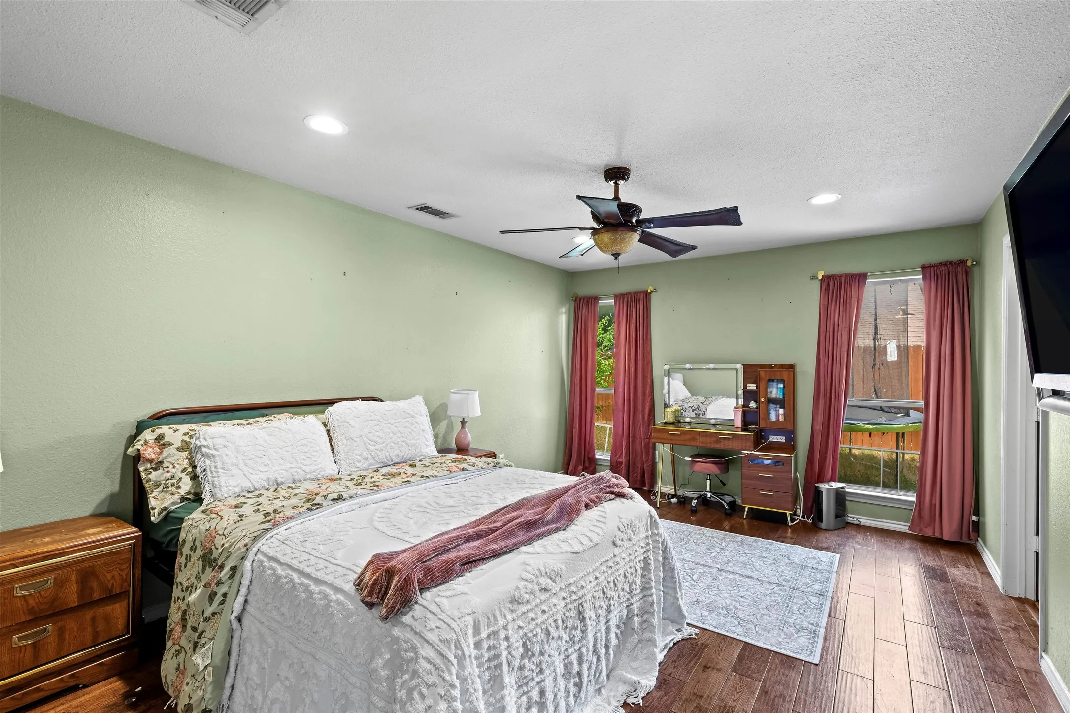 Single Family Residence For Sale in Tarrant County , 7732 Sagebrush Court N, North Richland Hills, Texas 76182, 4 Bedroom, 2 Bathroom, 2 Garage spaces, 2,081 Sqft, built in 1989, mls#21357478, Real Estate Agent in North Richland Hills, Homes For Sale in Tarrant county, Homes For Sale in North Richland Hills, Realtor in North Richland Hills Texas, Real Estate Brokerage Independent Realty Texas, Luminita Cordes Realtor