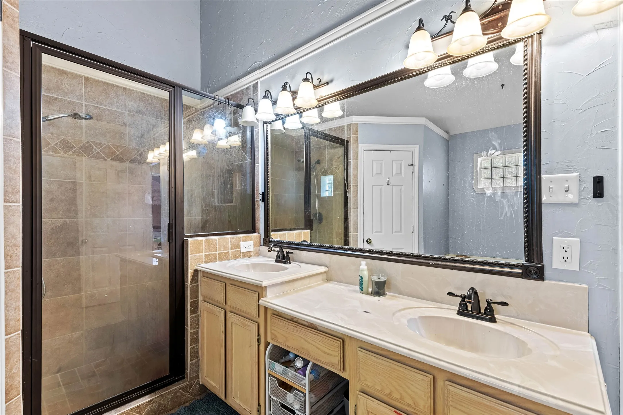 Single Family Residence For Sale in Tarrant County , 7732 Sagebrush Court N, North Richland Hills, Texas 76182, 4 Bedroom, 2 Bathroom, 2 Garage spaces, 2,081 Sqft, built in 1989, mls#21357478, Real Estate Agent in North Richland Hills, Homes For Sale in Tarrant county, Homes For Sale in North Richland Hills, Realtor in North Richland Hills Texas, Real Estate Brokerage Independent Realty Texas, Luminita Cordes Realtor