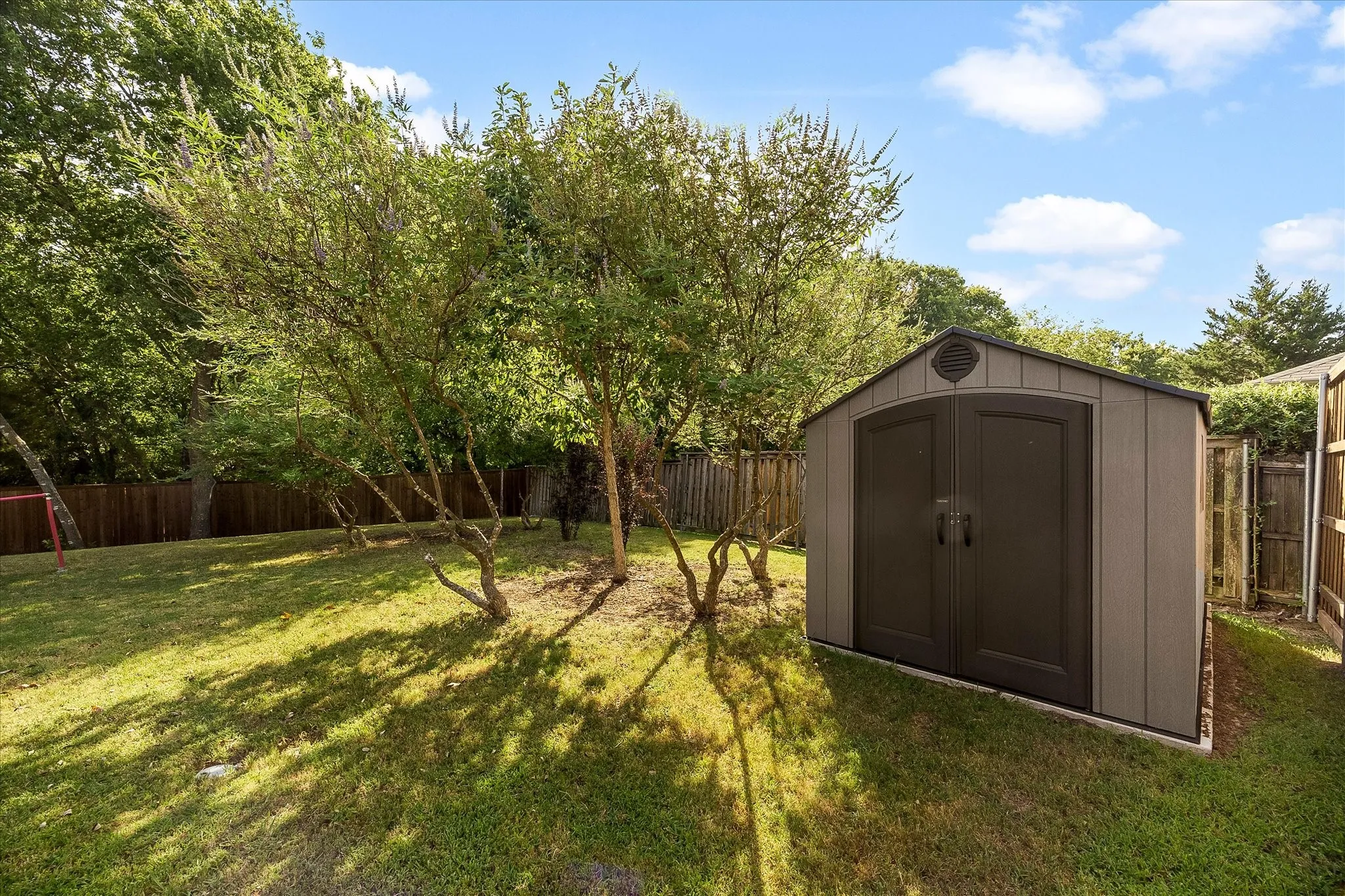Single Family Residence For Sale in Rockwall County , 3852 Juniper Hills Drive, Rockwall, Texas 75032, 3 Bedroom, 2 Bathroom, 2 Garage spaces, 2,117 Sqft, built in 2004, mls#21356136, Real Estate Agent in Rockwall, Homes For Sale in Rockwall county, Homes For Sale in Rockwall, Realtor in Rockwall Texas, Real Estate Brokerage Independent Realty Texas, Luminita Cordes Realtor