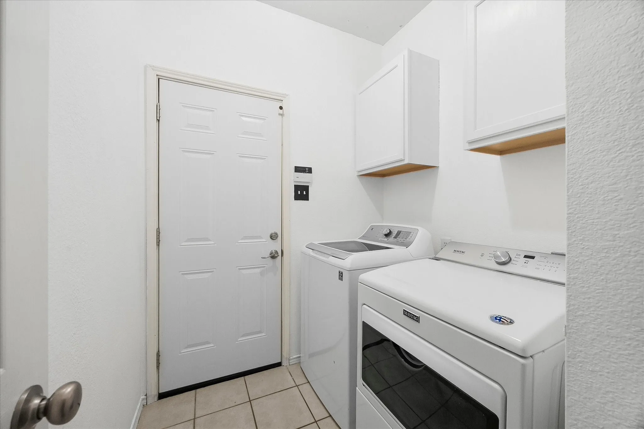 Single Family Residence For Sale in Rockwall County , 3852 Juniper Hills Drive, Rockwall, Texas 75032, 3 Bedroom, 2 Bathroom, 2 Garage spaces, 2,117 Sqft, built in 2004, mls#21356136, Real Estate Agent in Rockwall, Homes For Sale in Rockwall county, Homes For Sale in Rockwall, Realtor in Rockwall Texas, Real Estate Brokerage Independent Realty Texas, Luminita Cordes Realtor